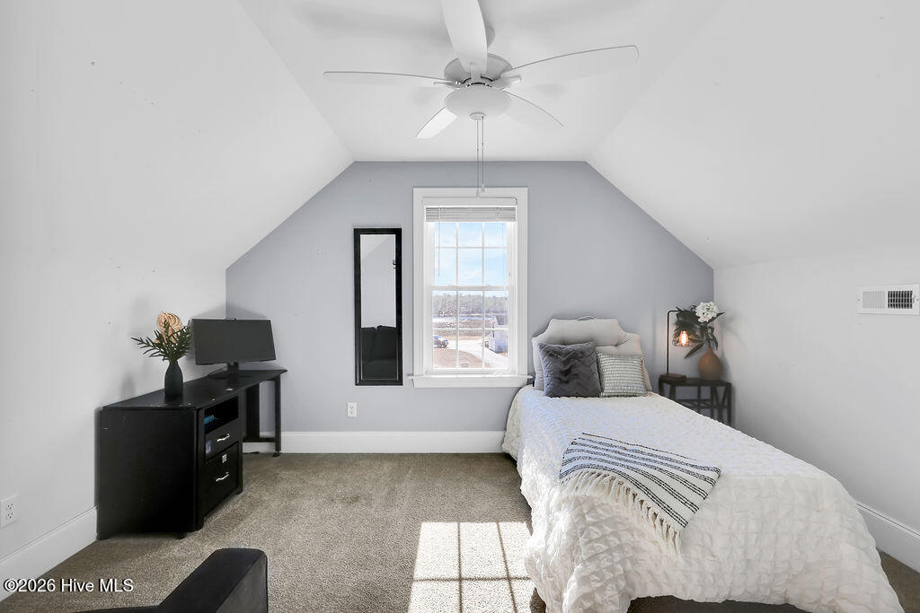 100547742 | Photo 34