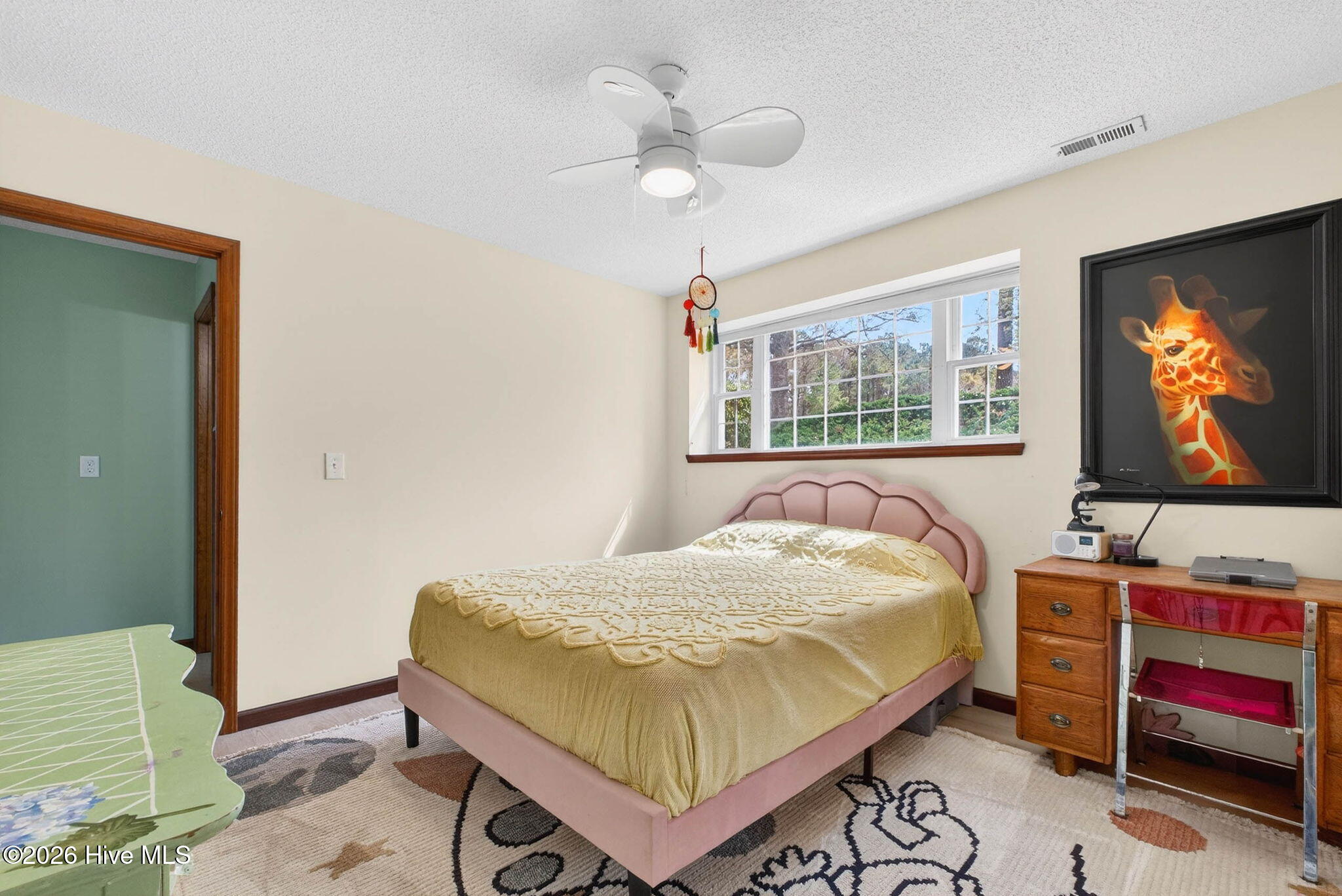 100561895 | Photo 35