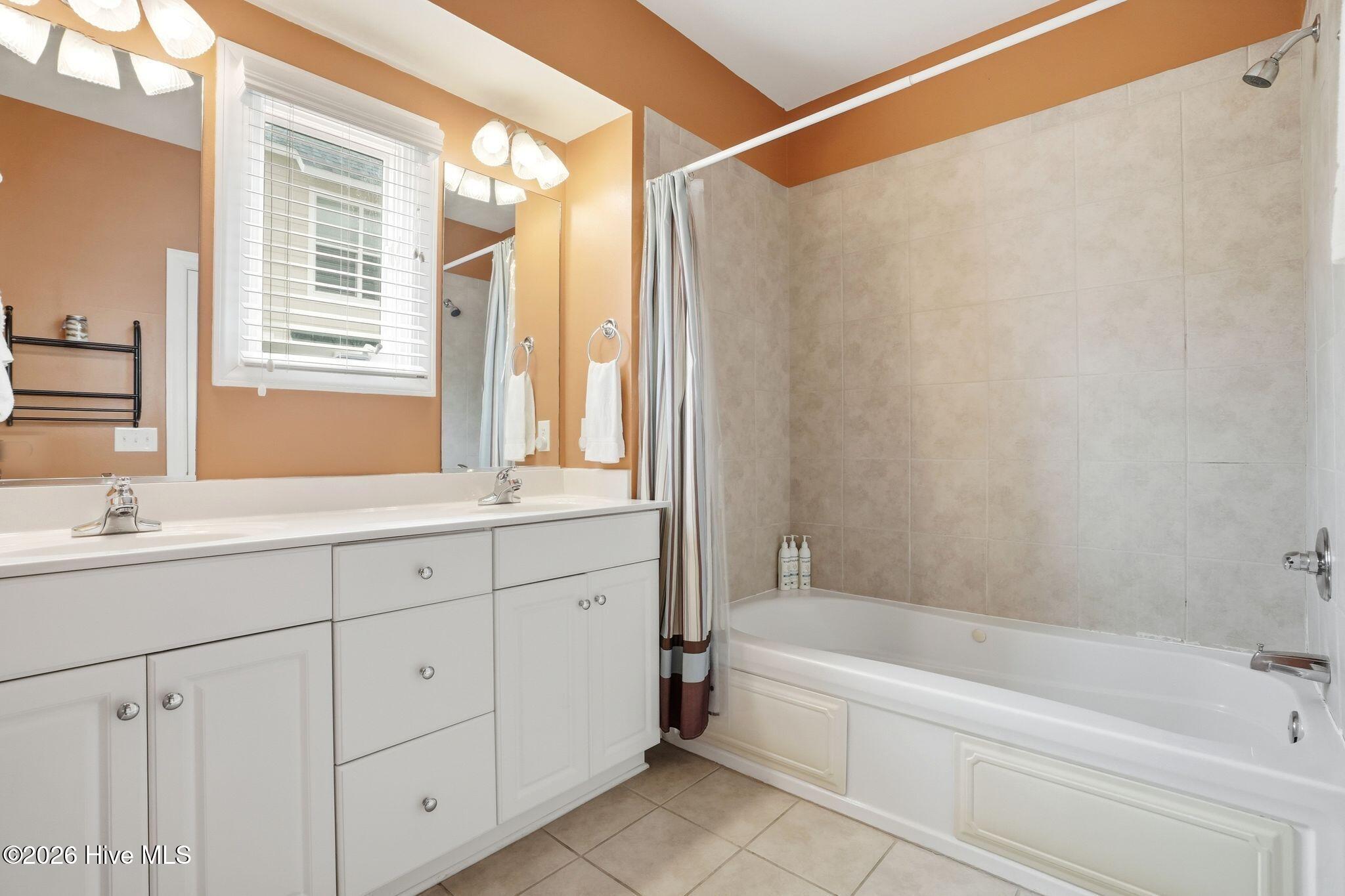 100560222 | Photo 34