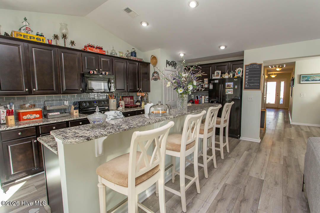 100554987 | Photo 16