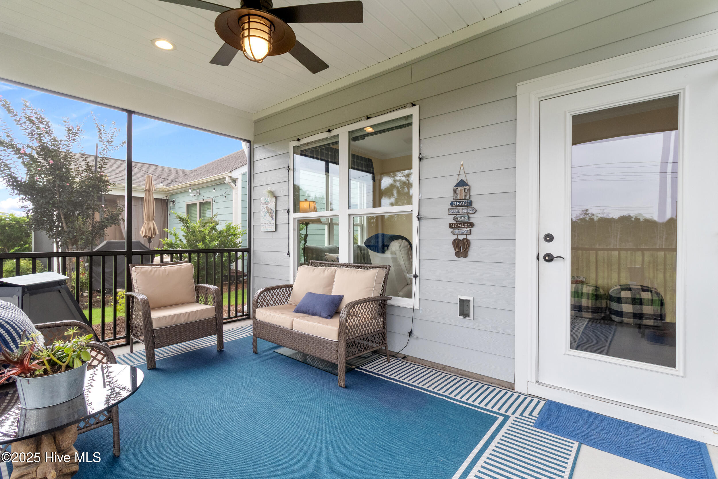 100525242 | Photo 50