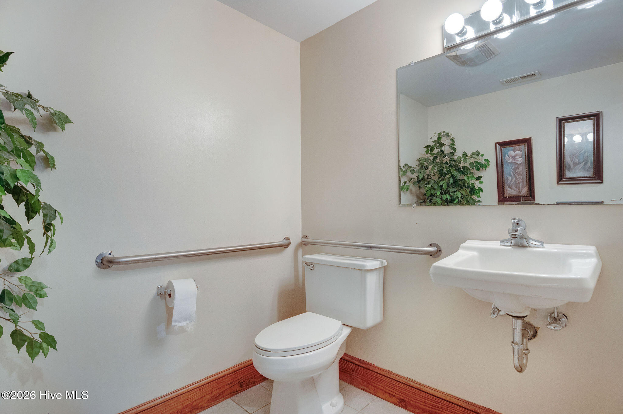 112 Old Bridge Street, Jacksonville, NC, 28540