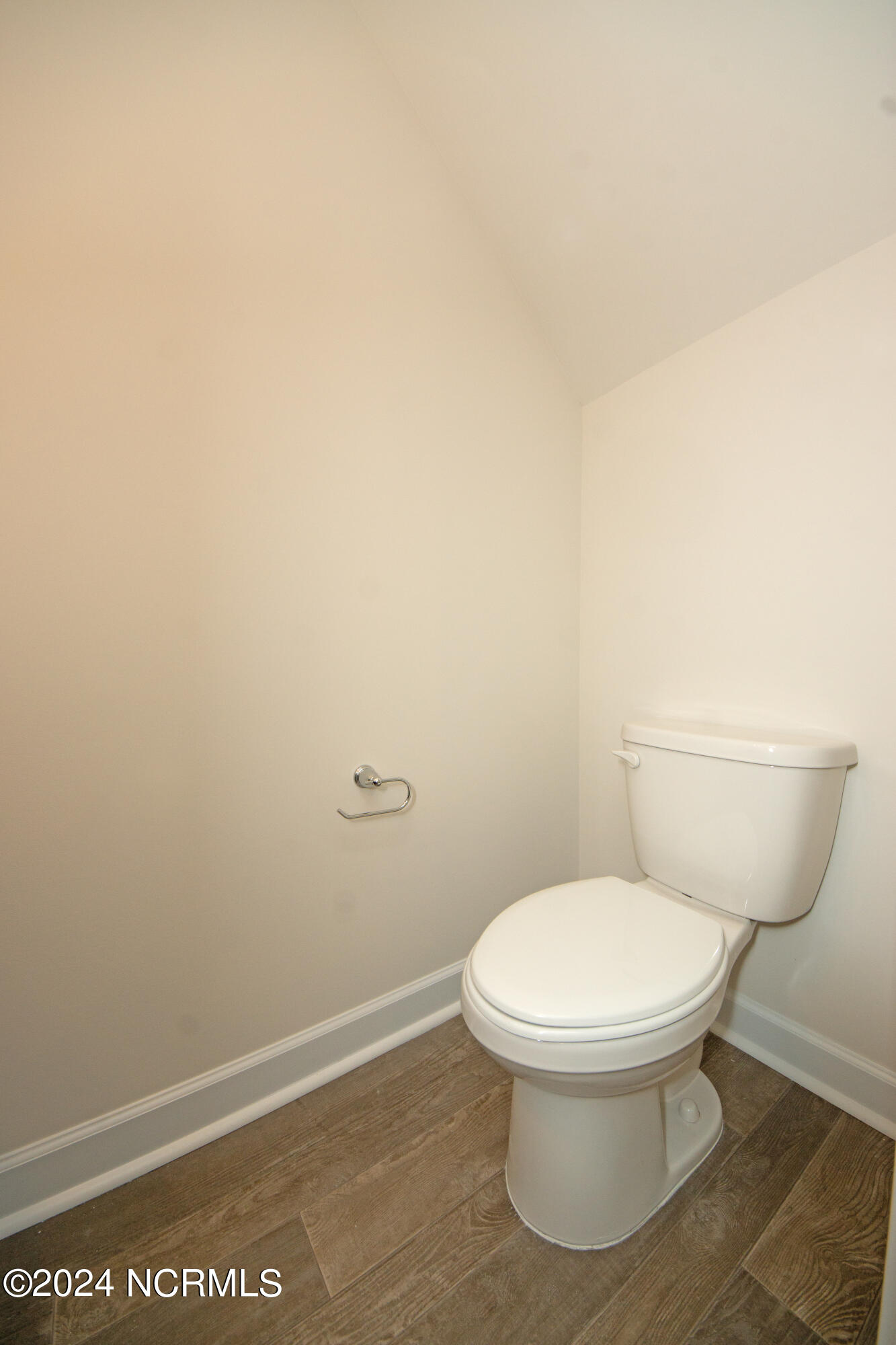 100561401 | Photo 27