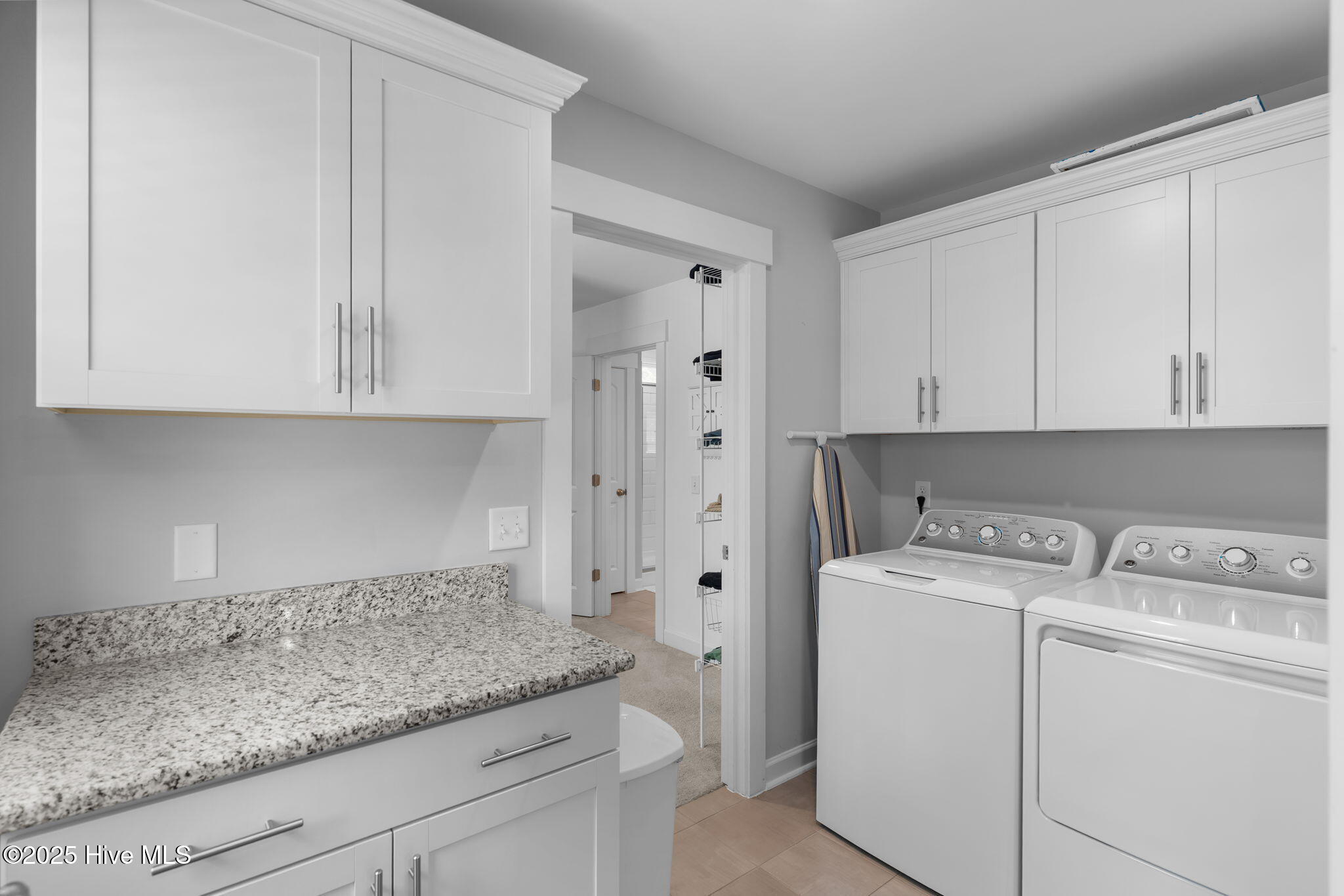 100526886 | Photo 24