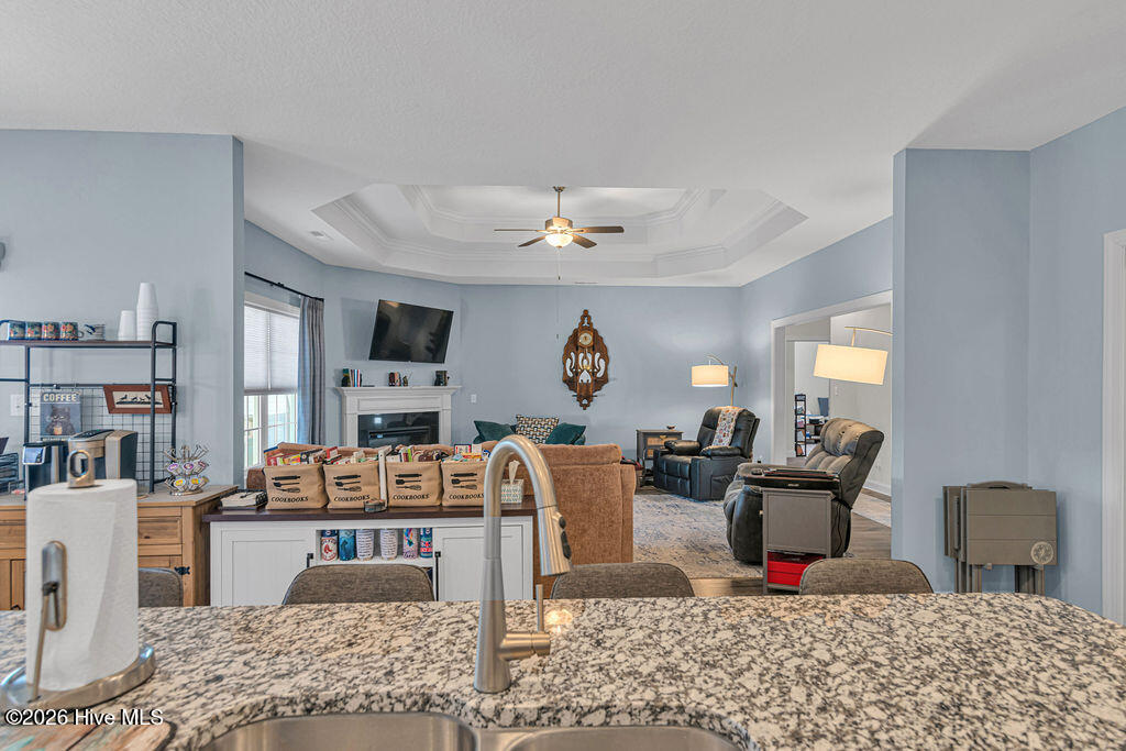 100549970 | Photo 15