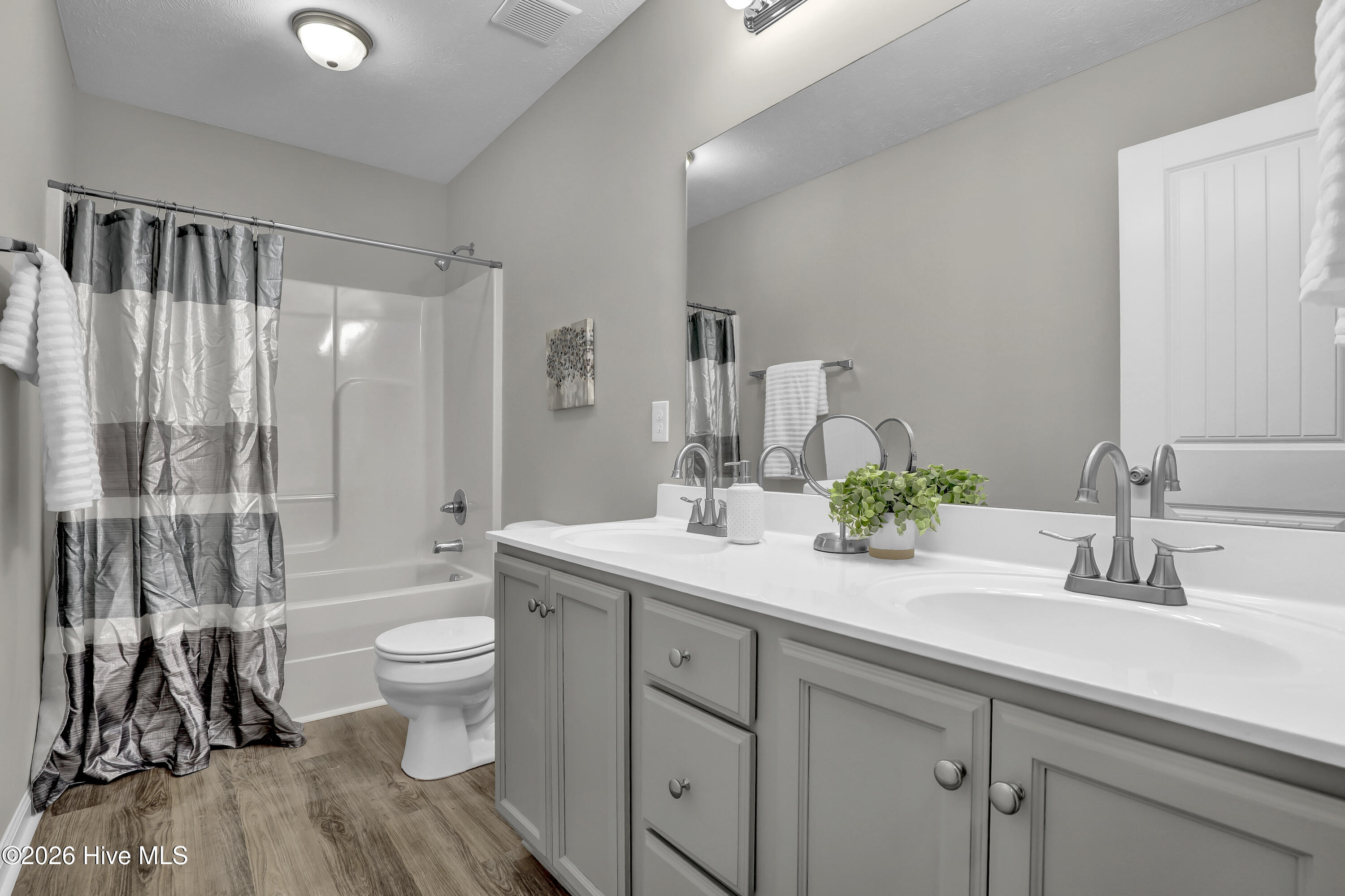 100551911 | Photo 21