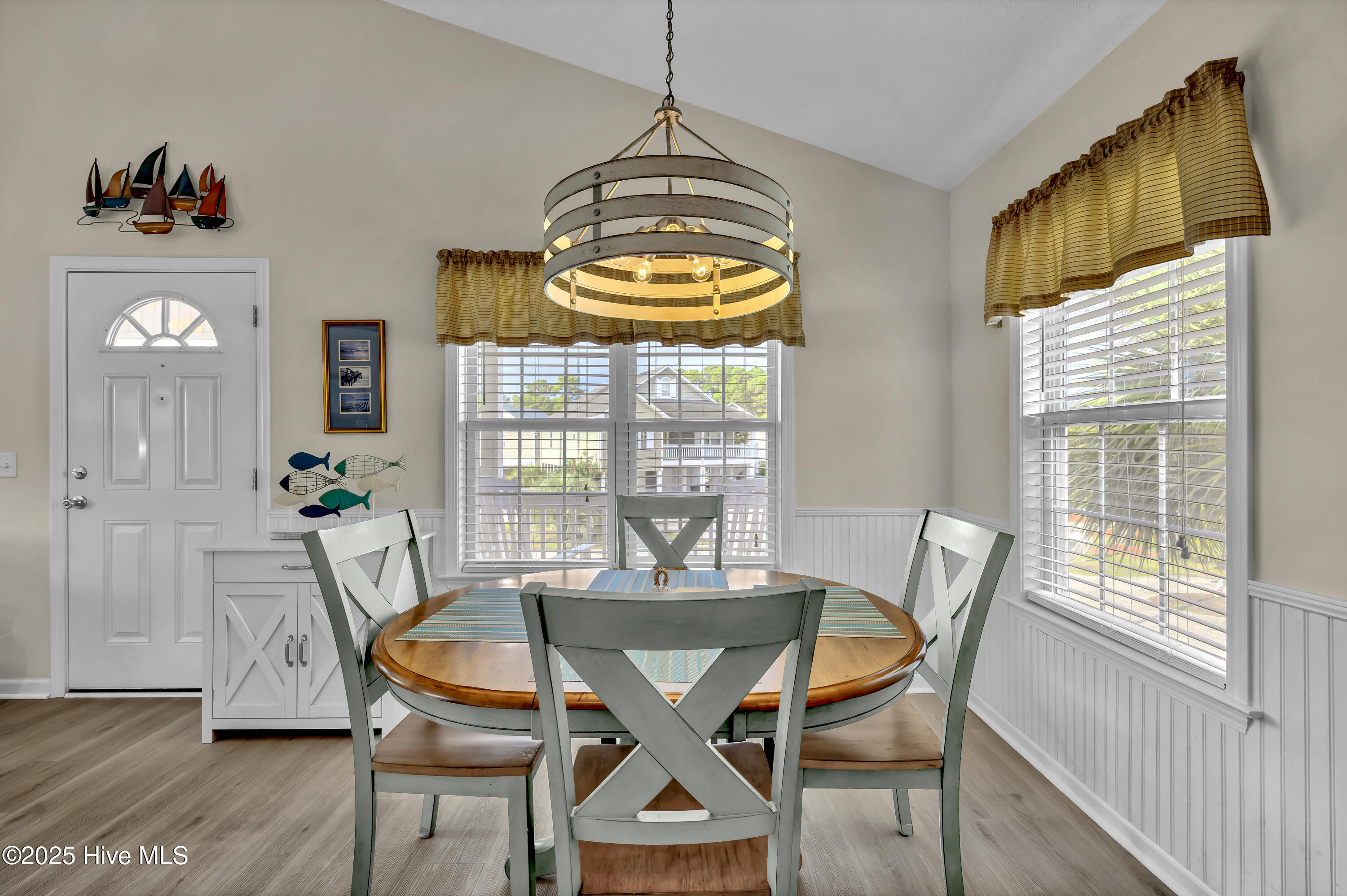 100535524 | Photo 11