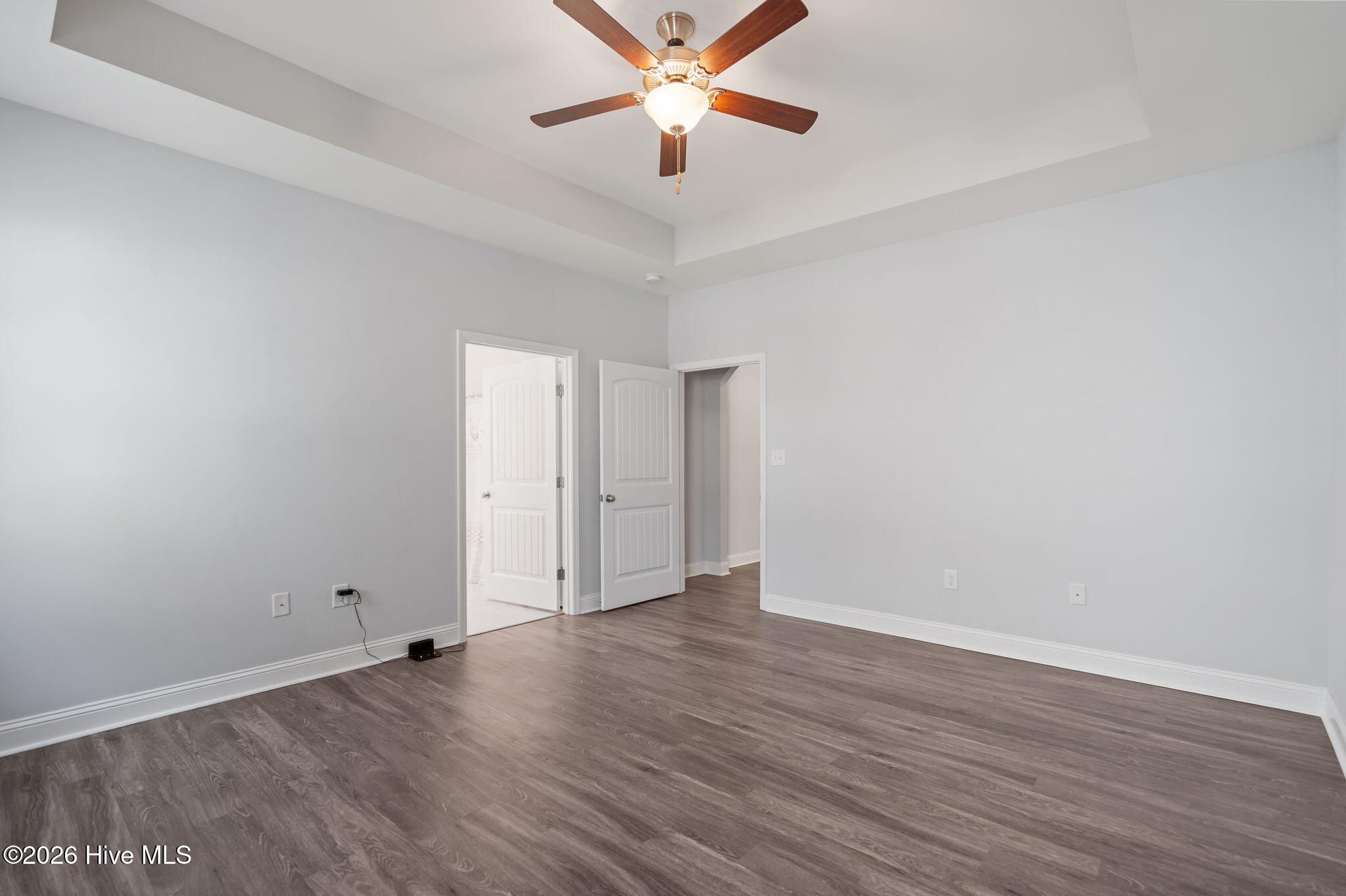 100563124 | Photo 23