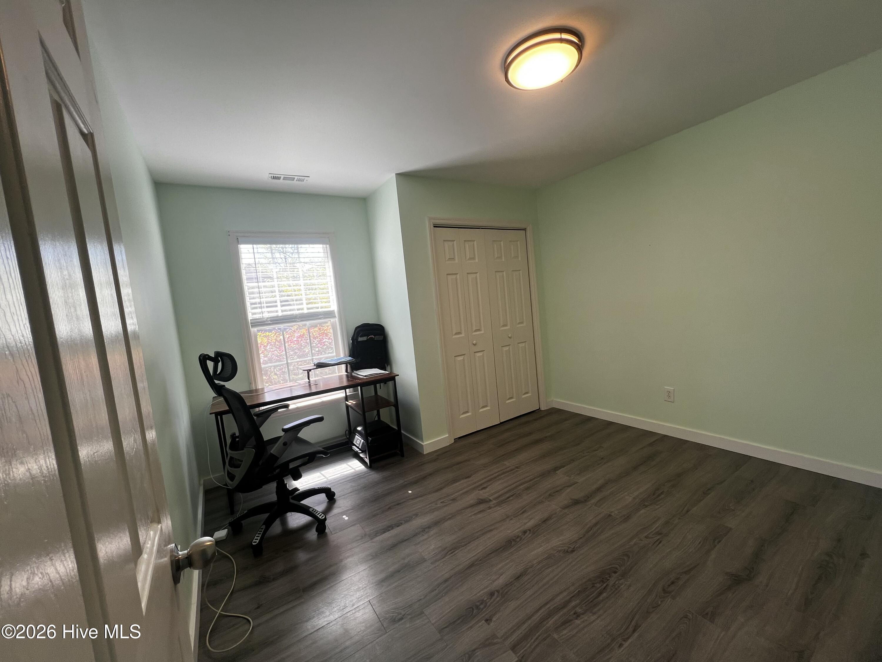 100565379 | Photo 14