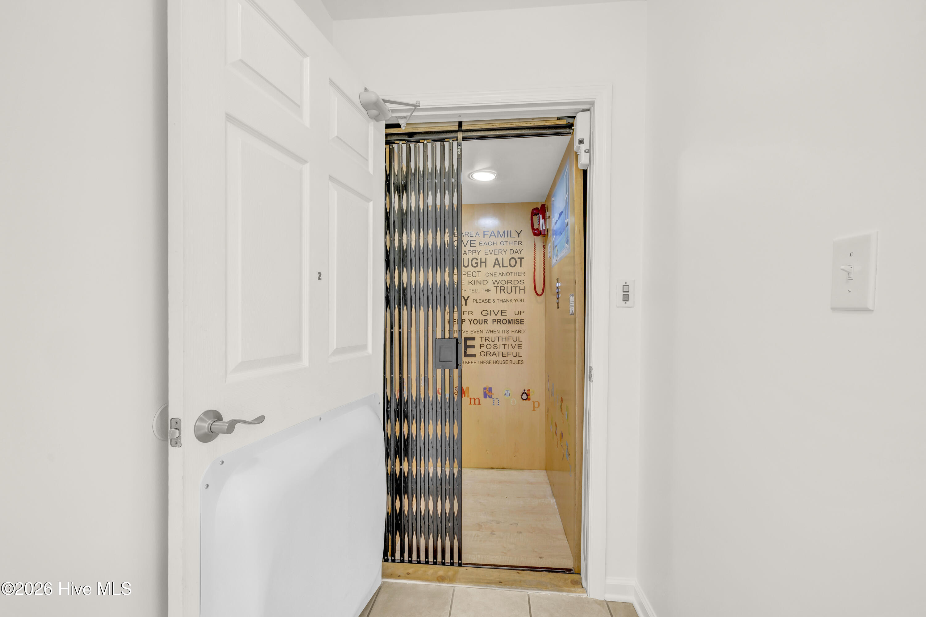 100558701 | Photo 22