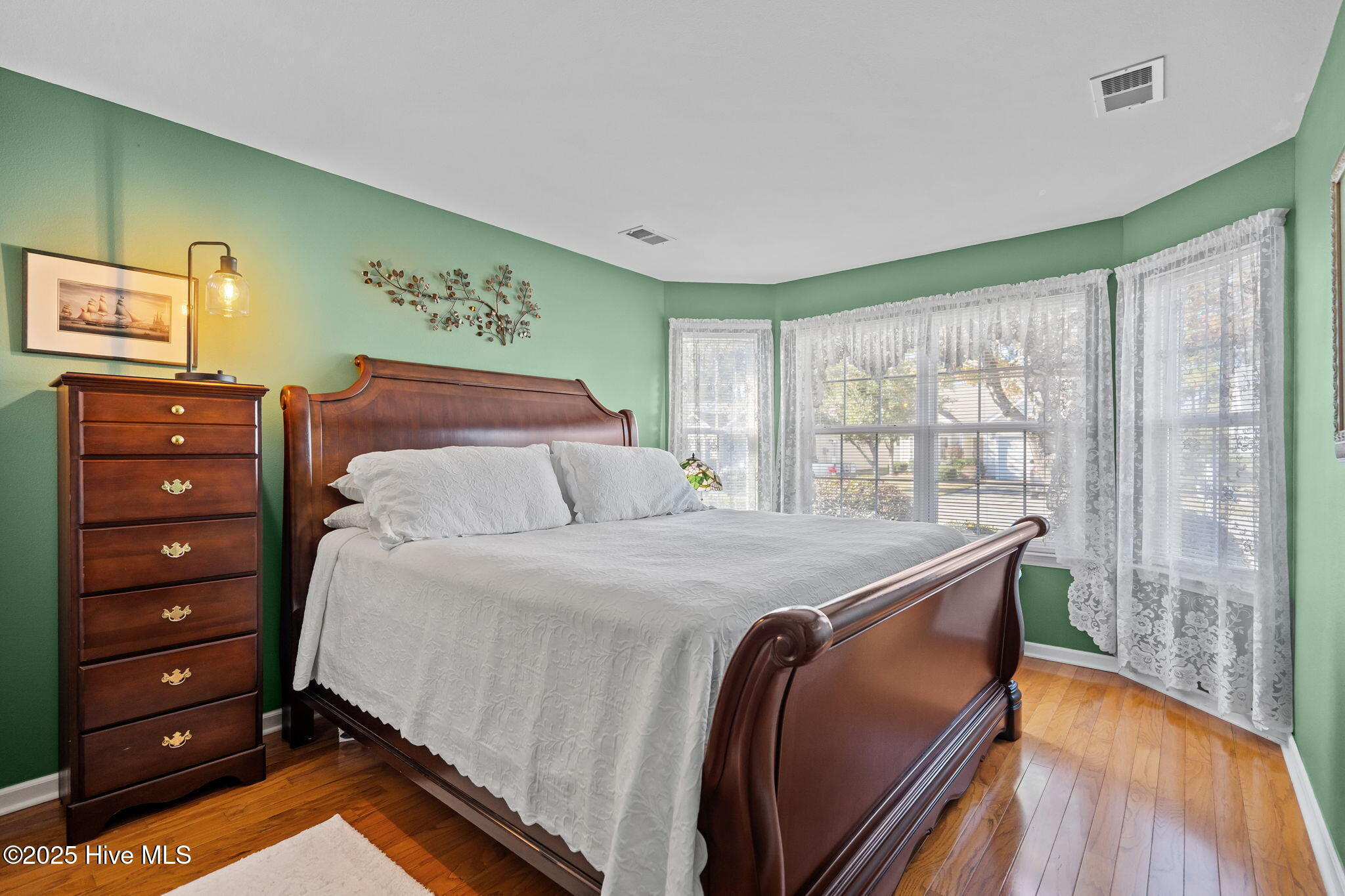 100540137 | Photo 27