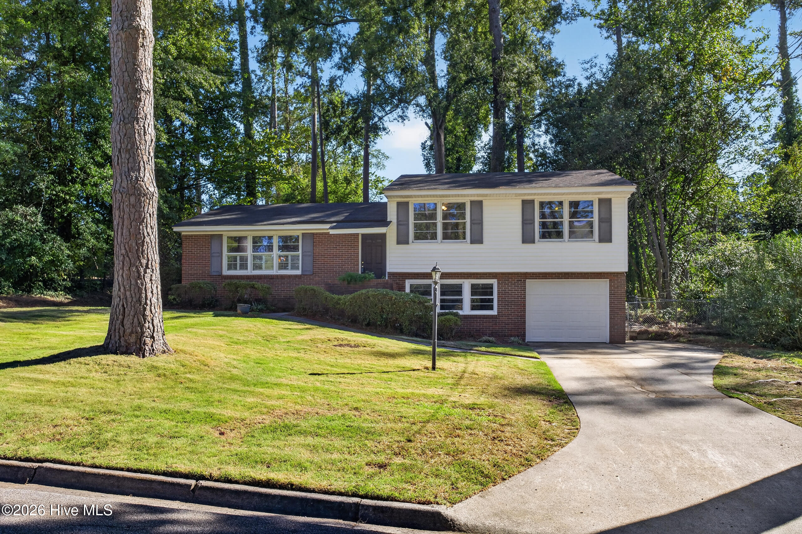 Photo 1 of Single family home for sale at 2920 Hampshire Dr, Augusta, GA 30909 | MLS# 100606816 | Listing updated on 2026-10-05