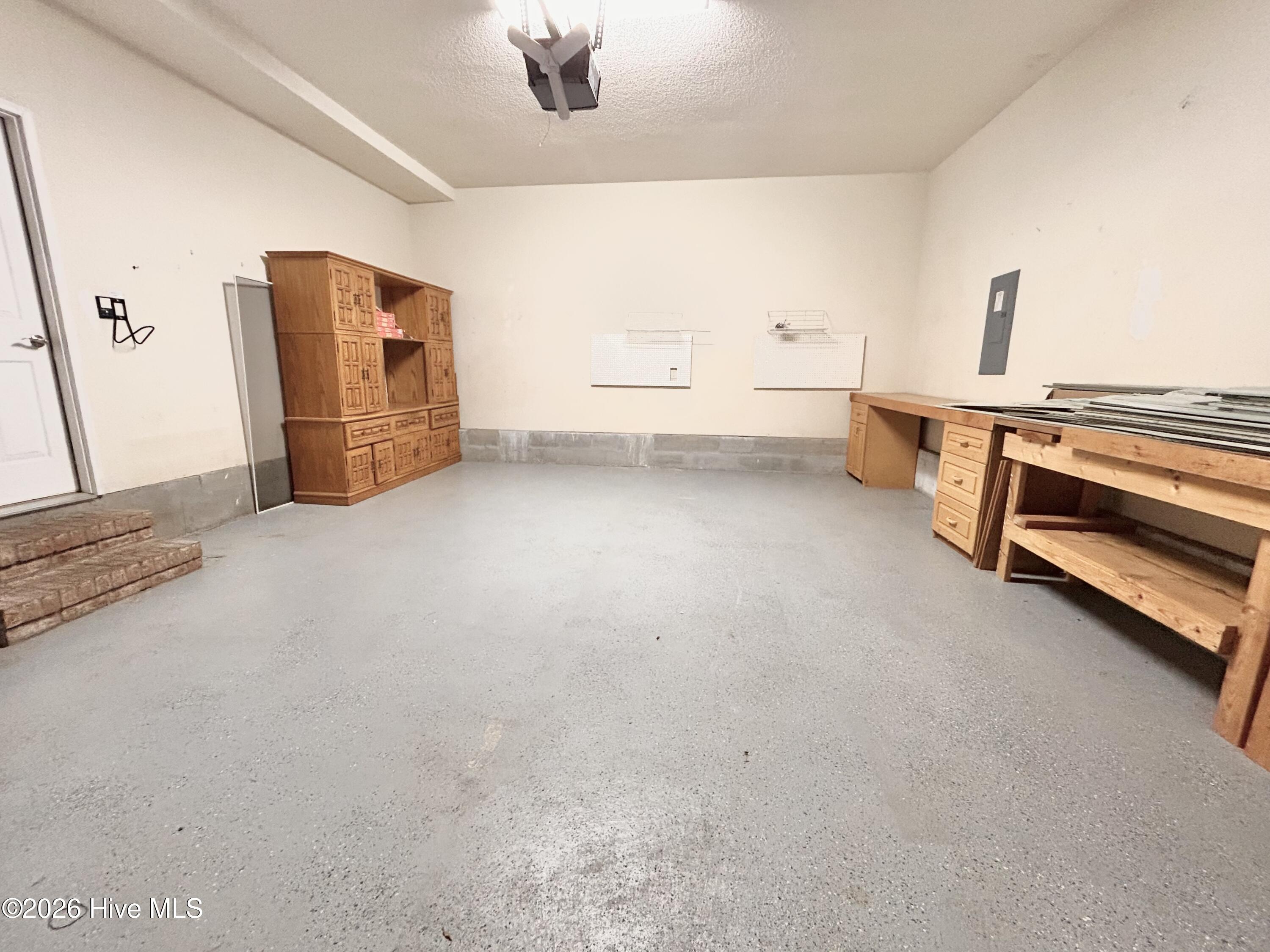 100564341 | Photo 54