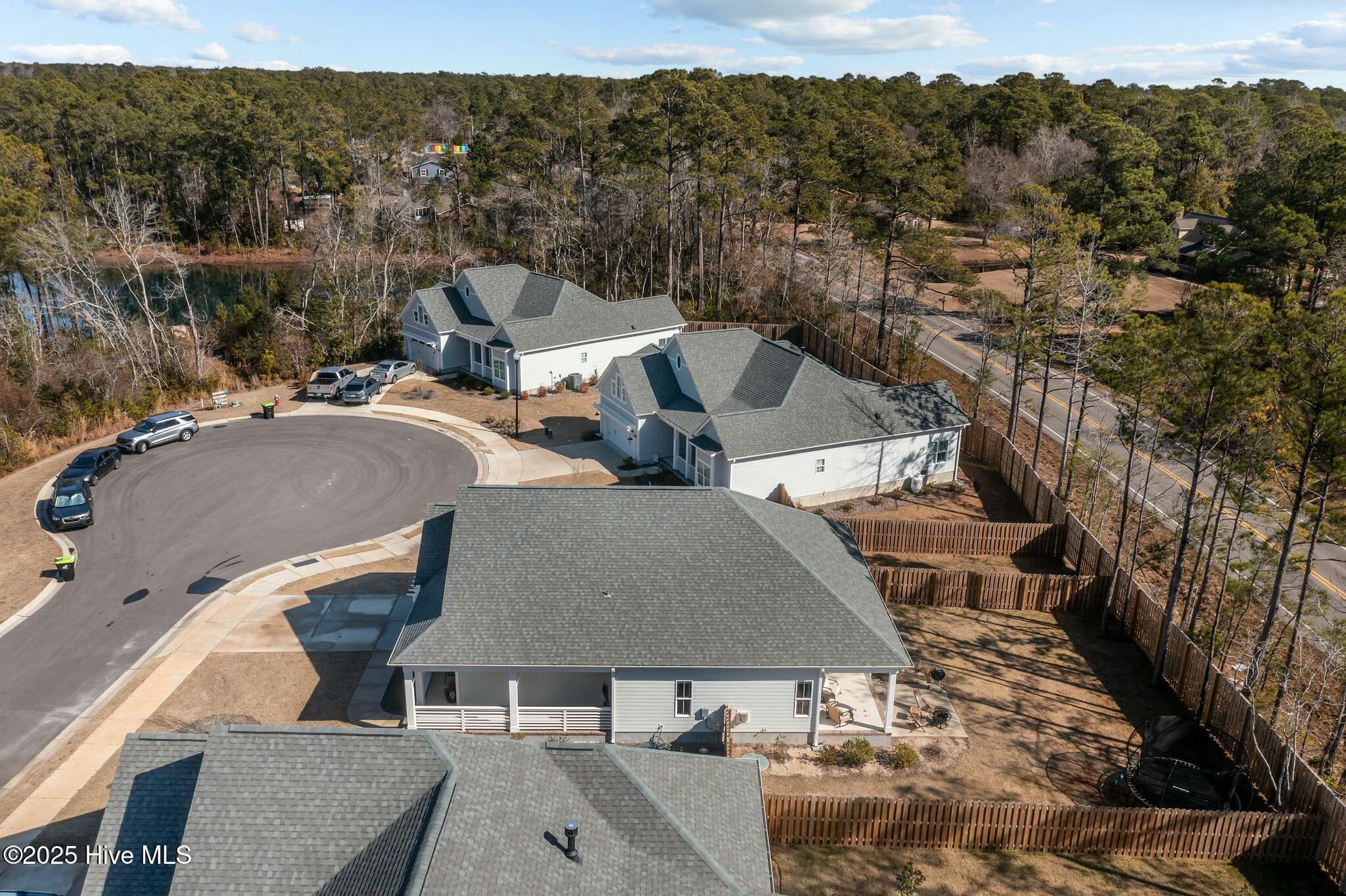 100558663 | Photo 47