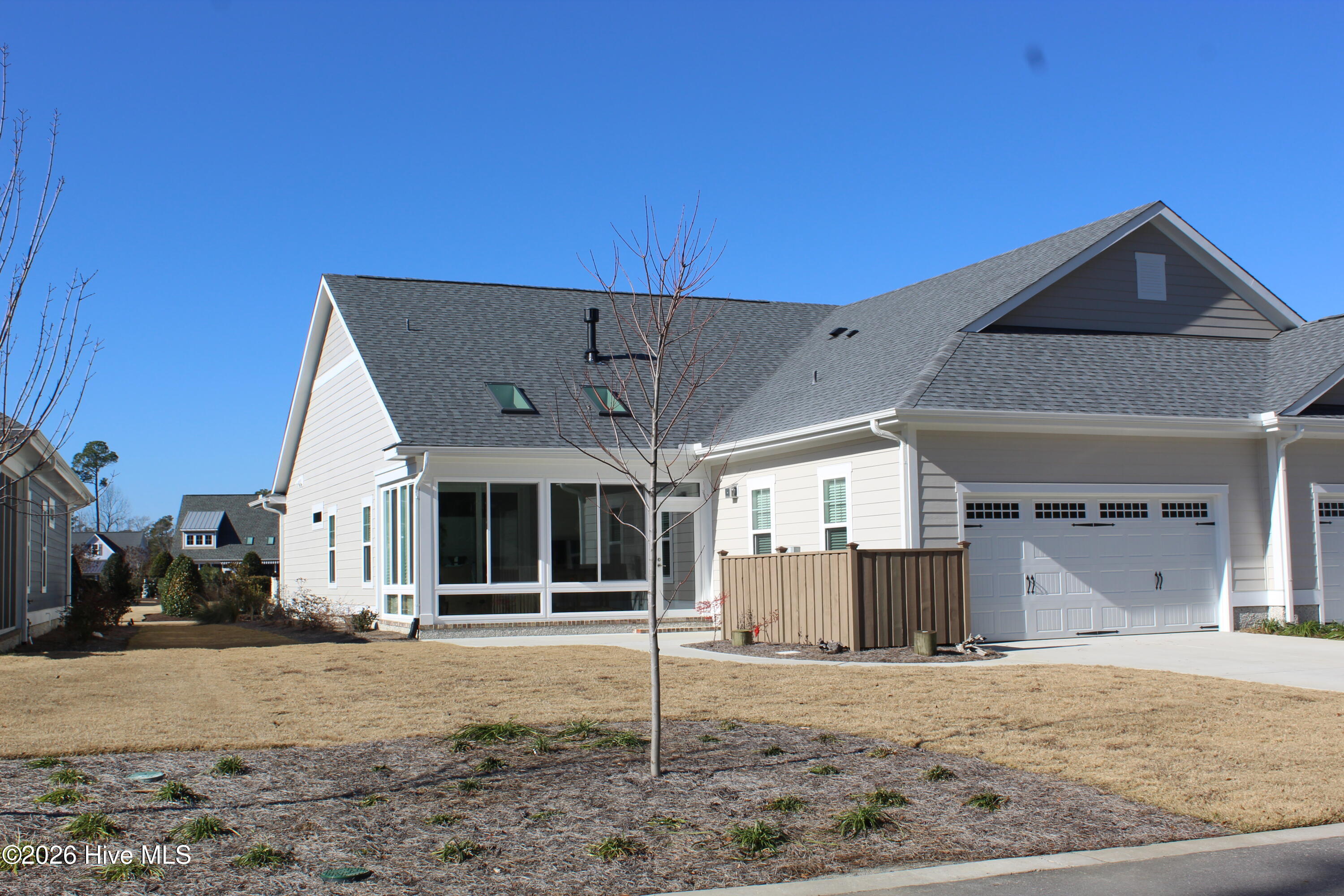 100547425 | Photo 48