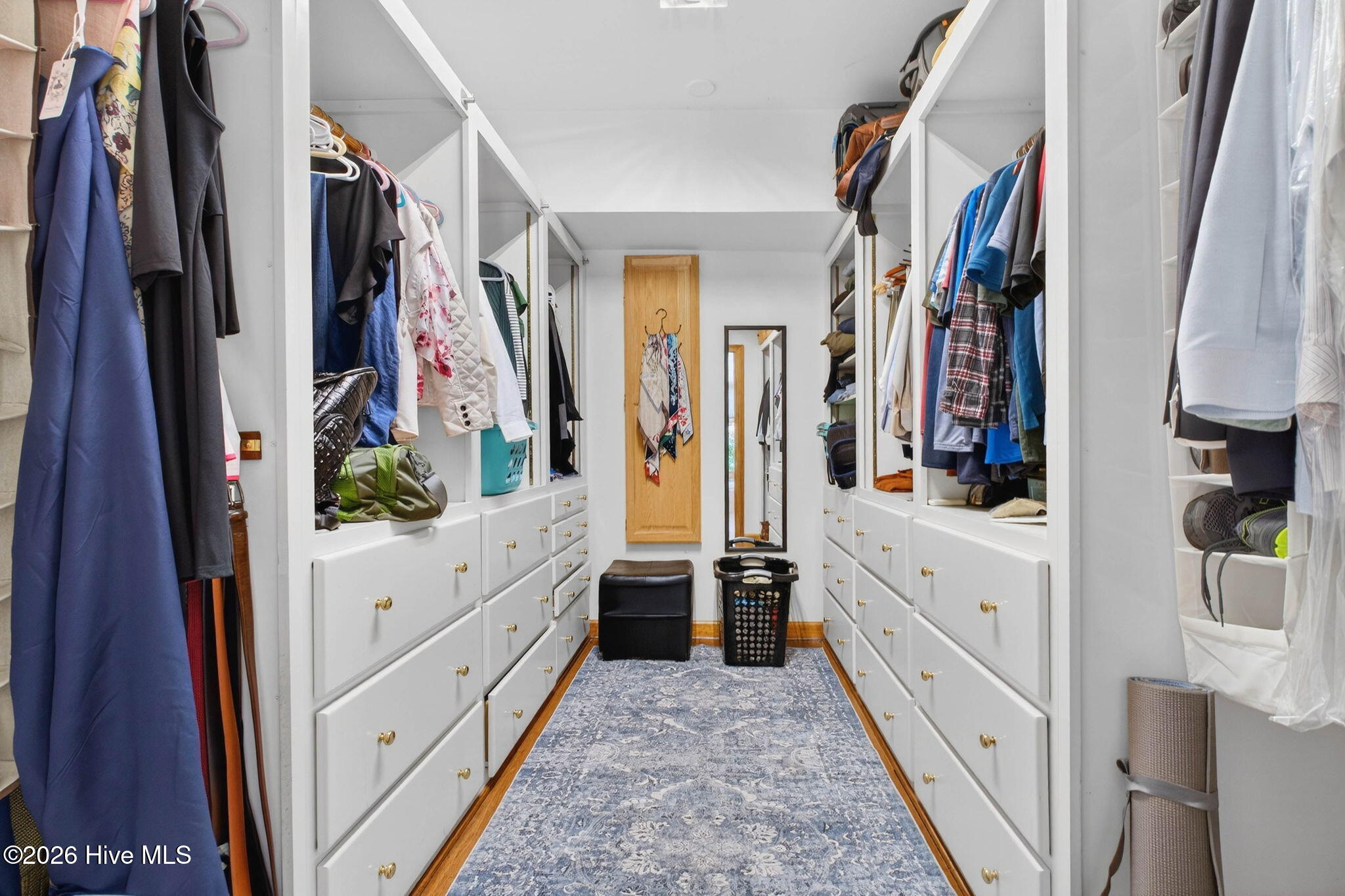 100564885 | Photo 42