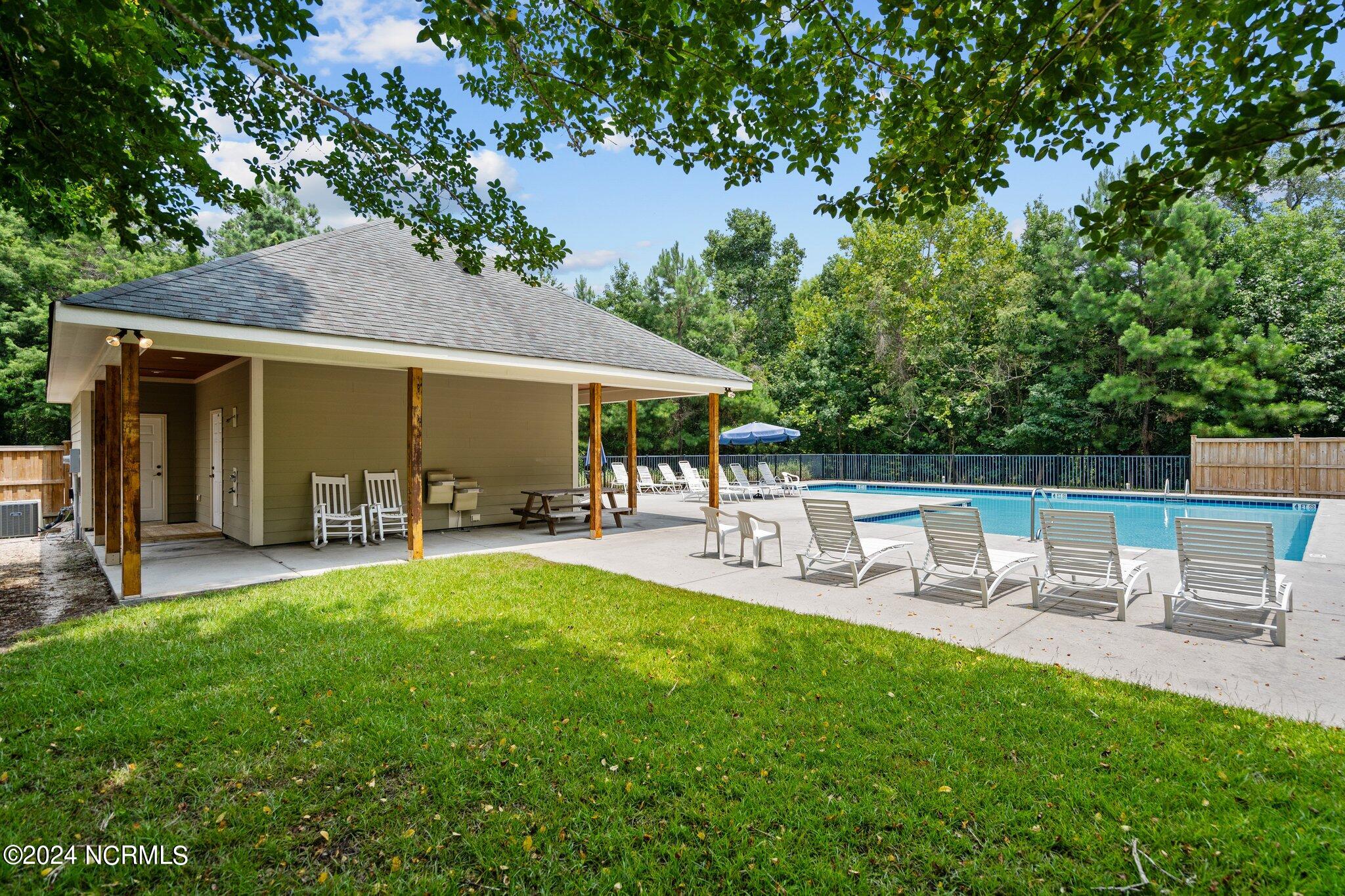 100531378 | Photo 10