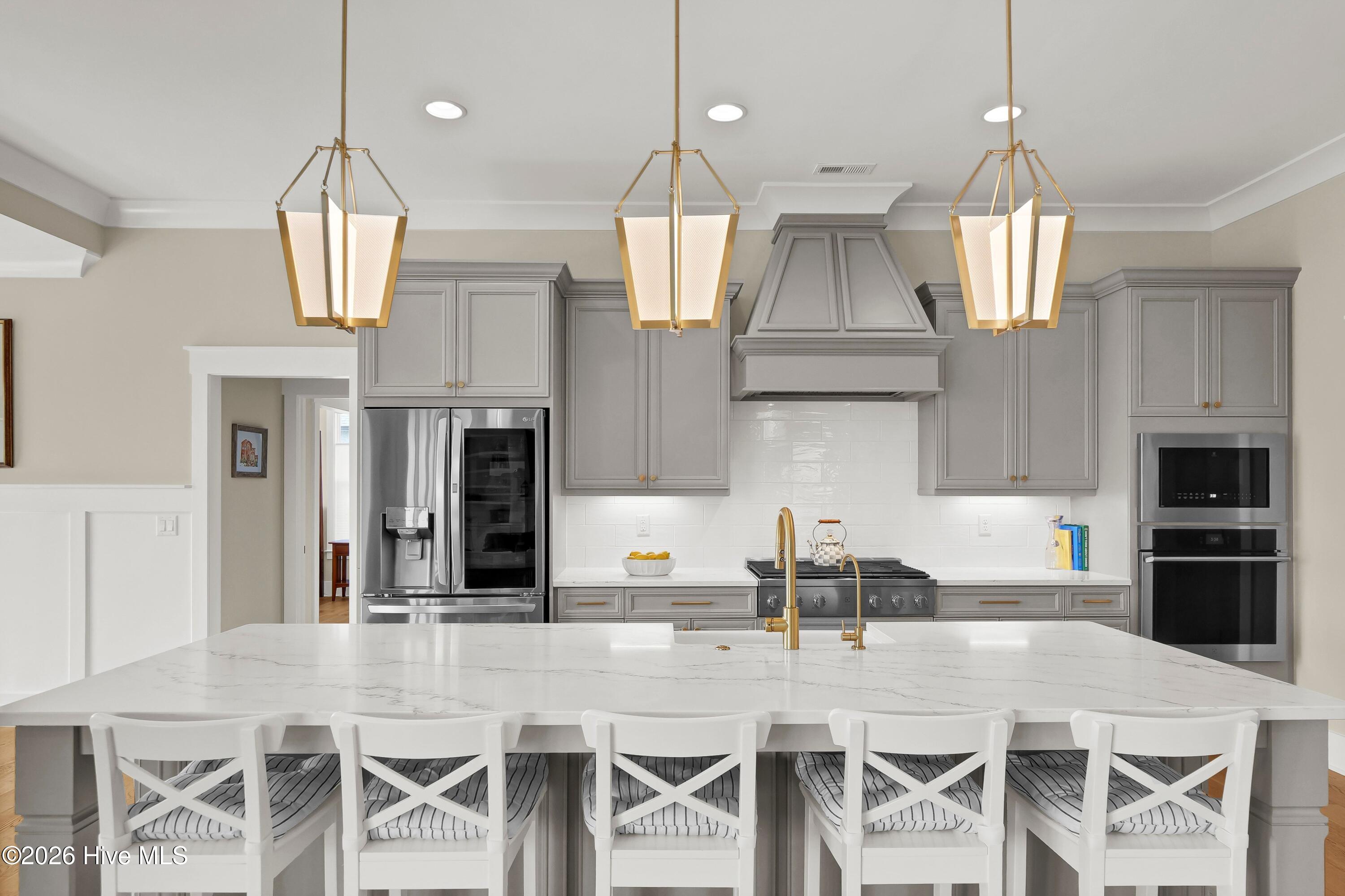 100566298 | Photo 18