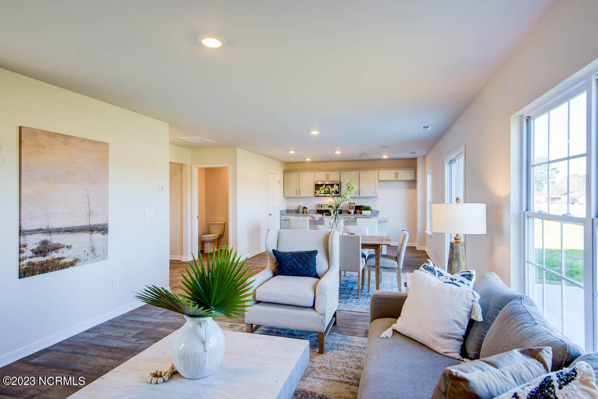 1104 Middlecrest Drive