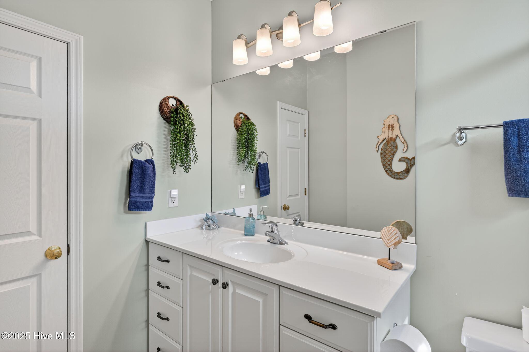 100527210 | Photo 24