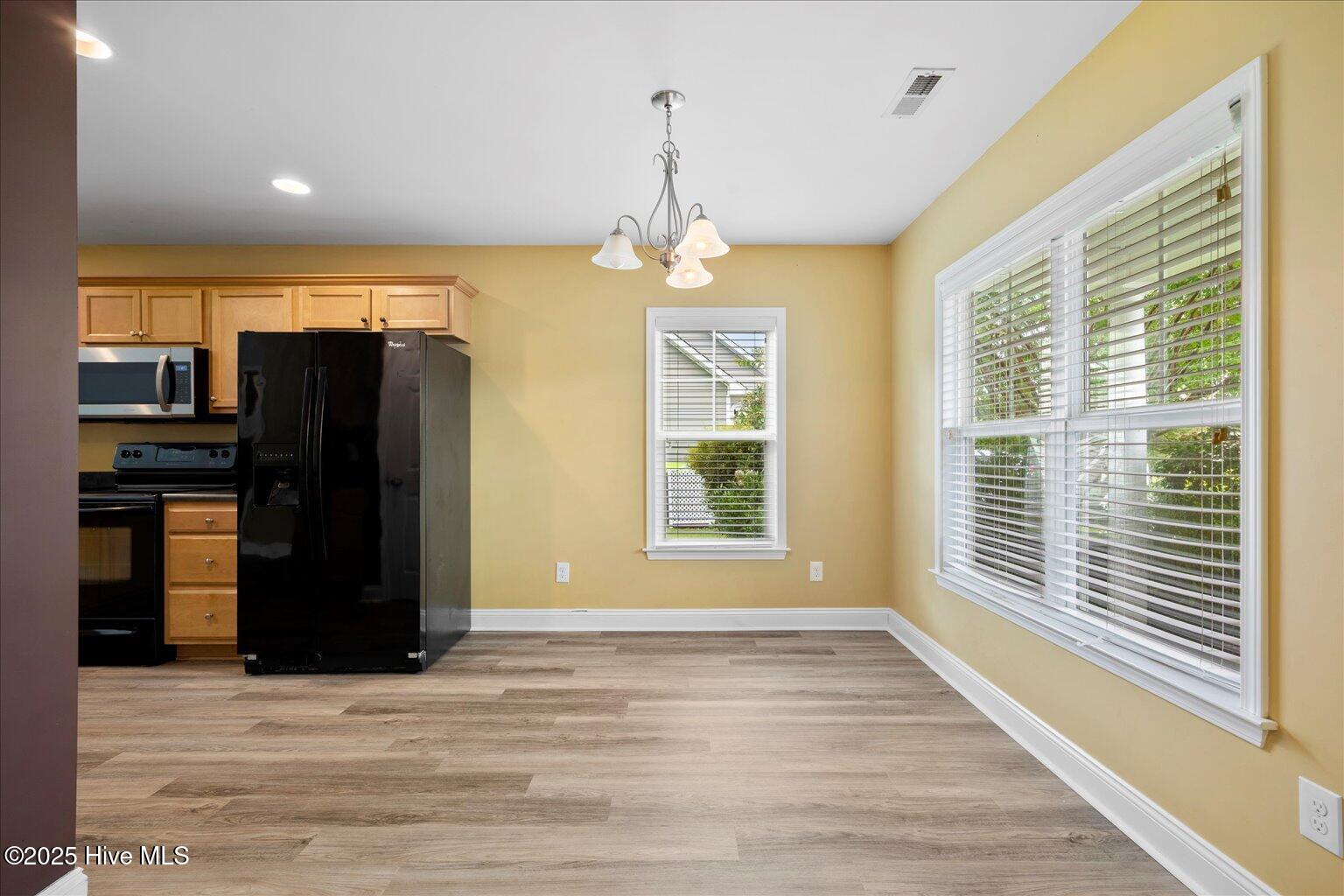 100523963 | Photo 14