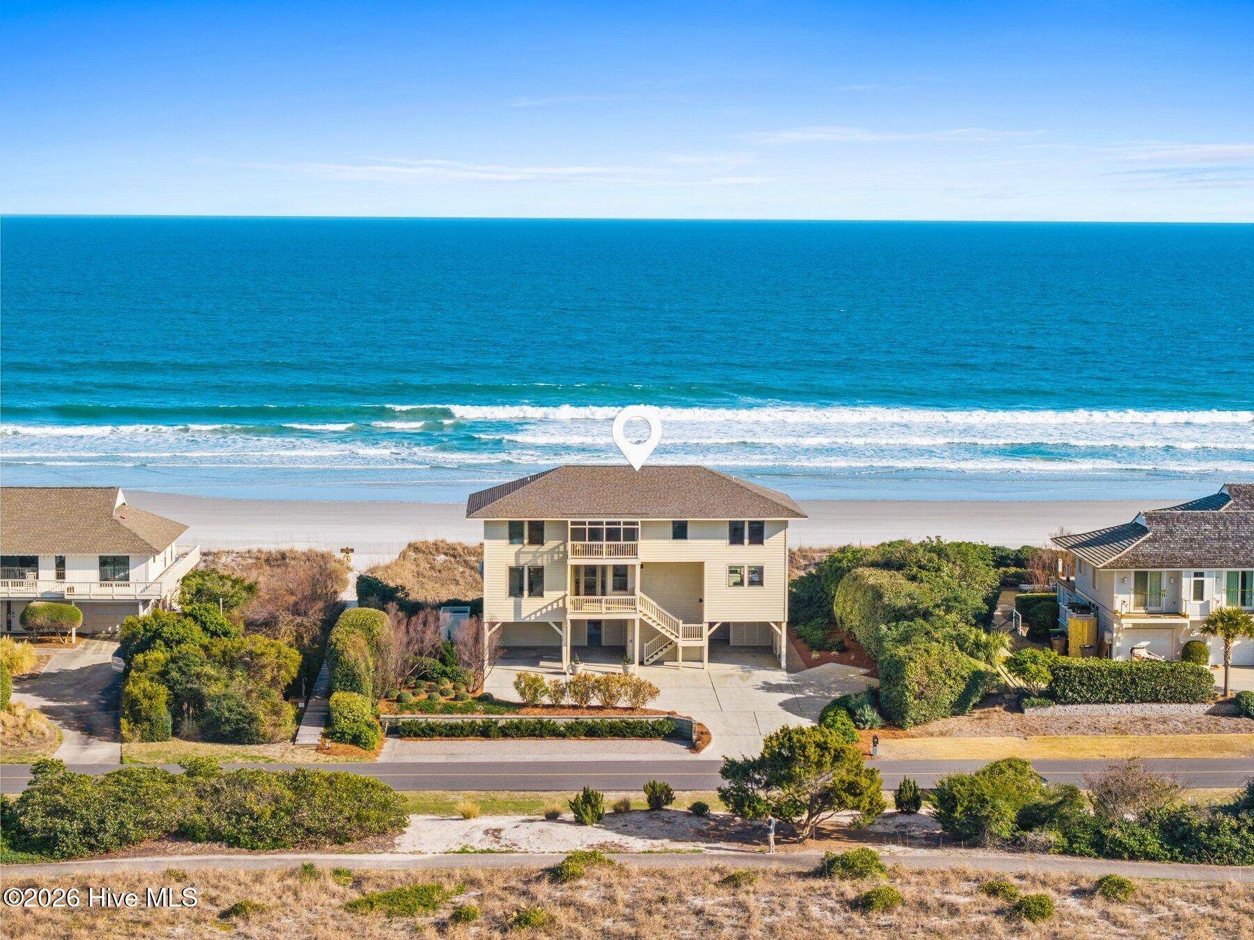 100560851 | Photo 51