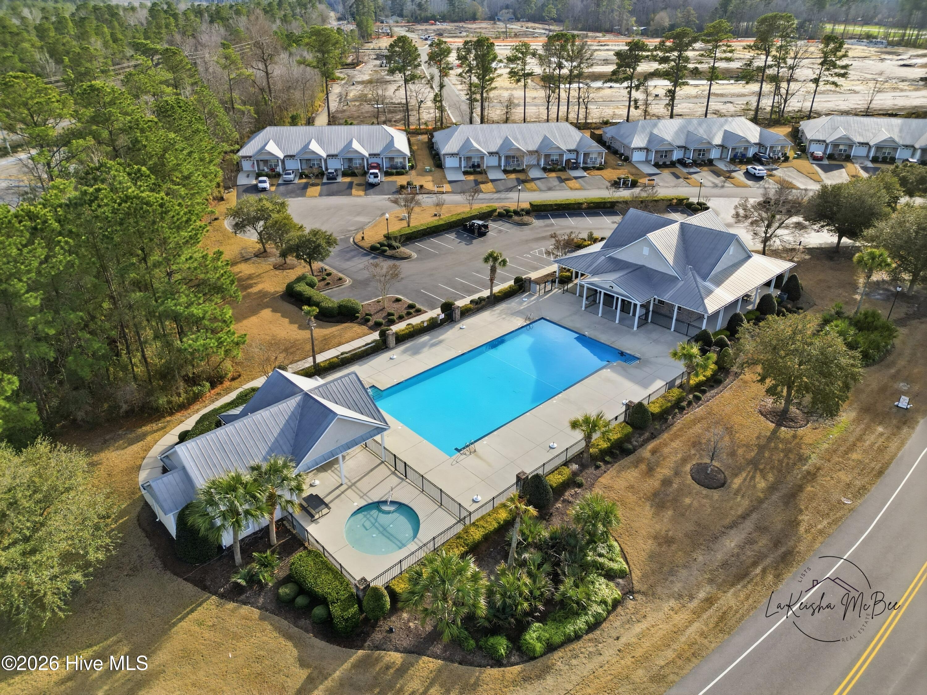 100556252 | Photo 50