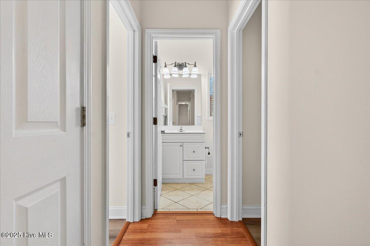 100539254 | Photo 40