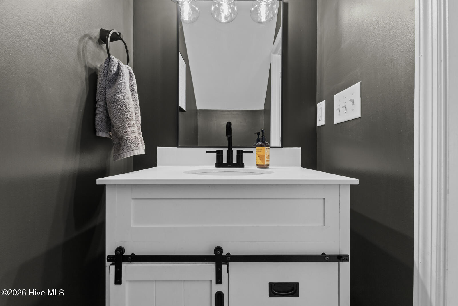 100563152 | Photo 18