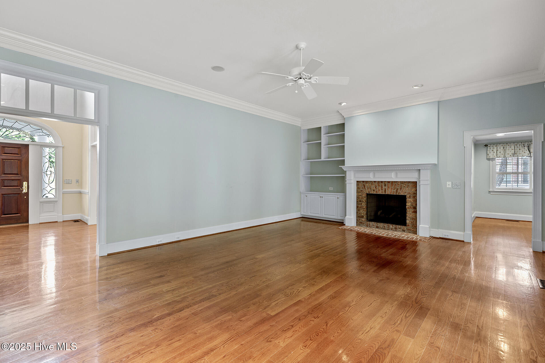 100545737 | Photo 31