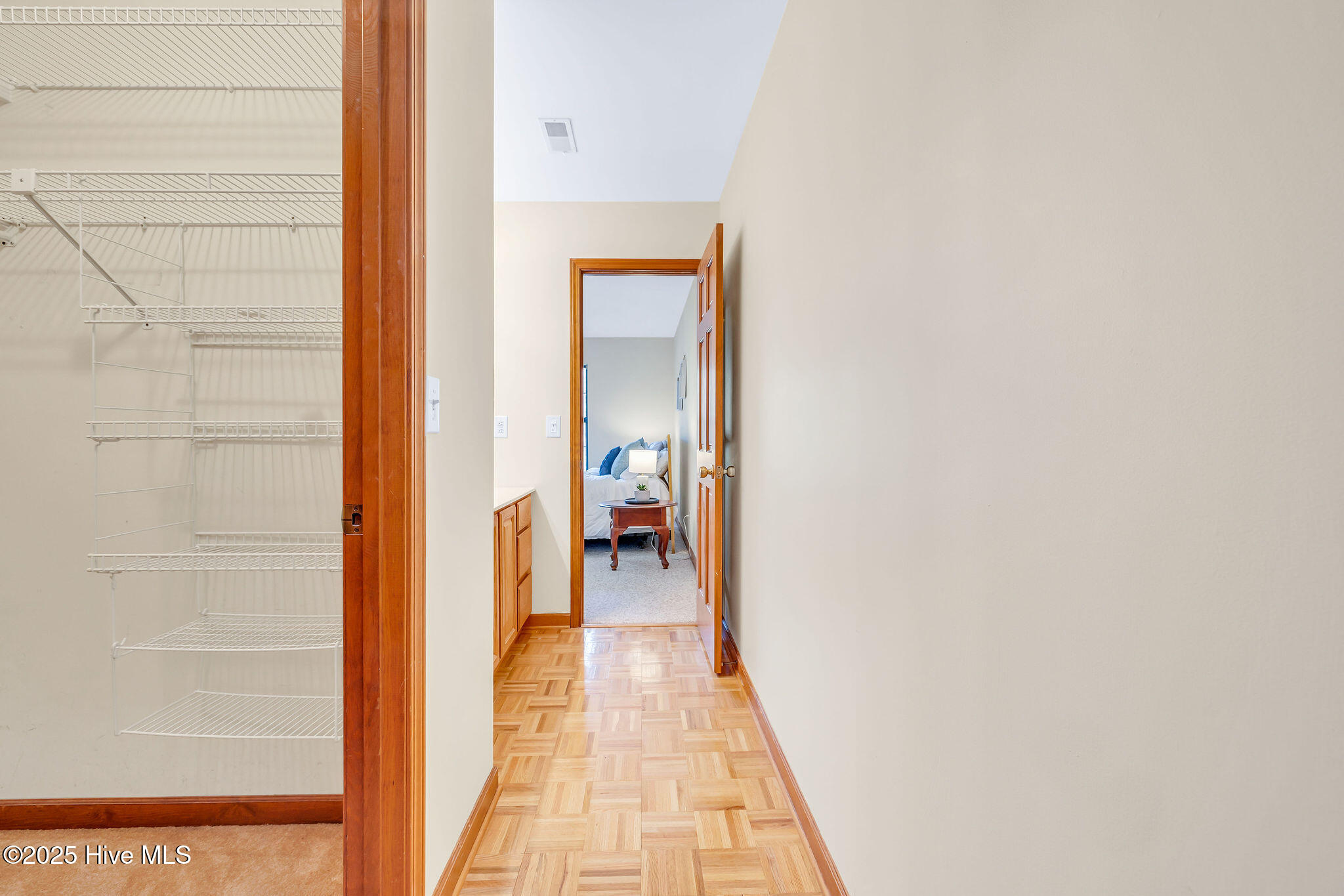 100541732 | Photo 36