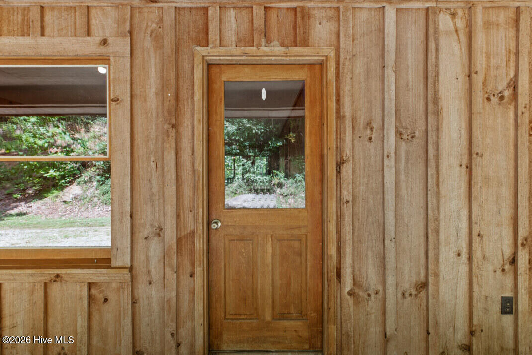 100602084 | Photo 2