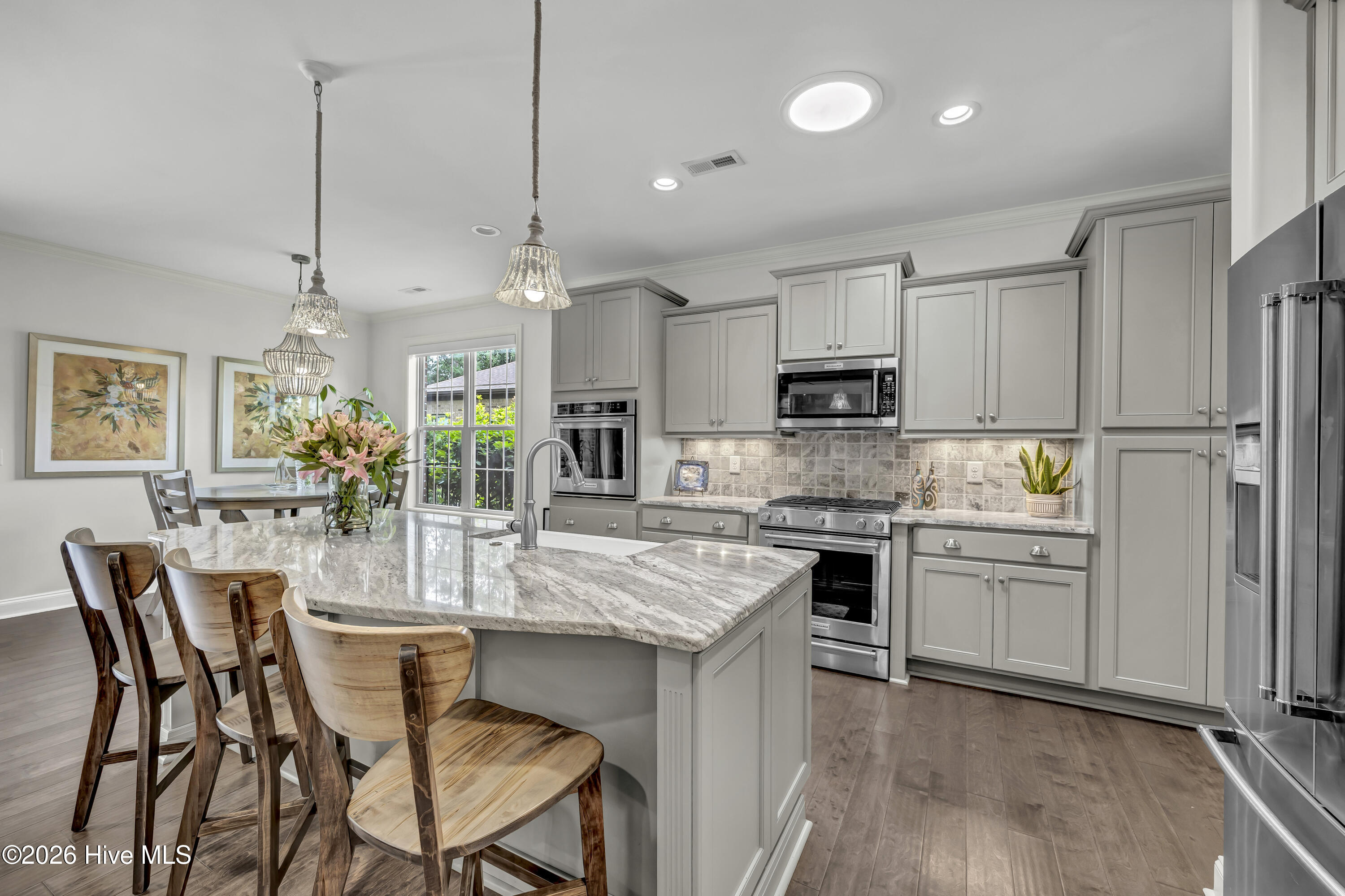 100555264 | Photo 11