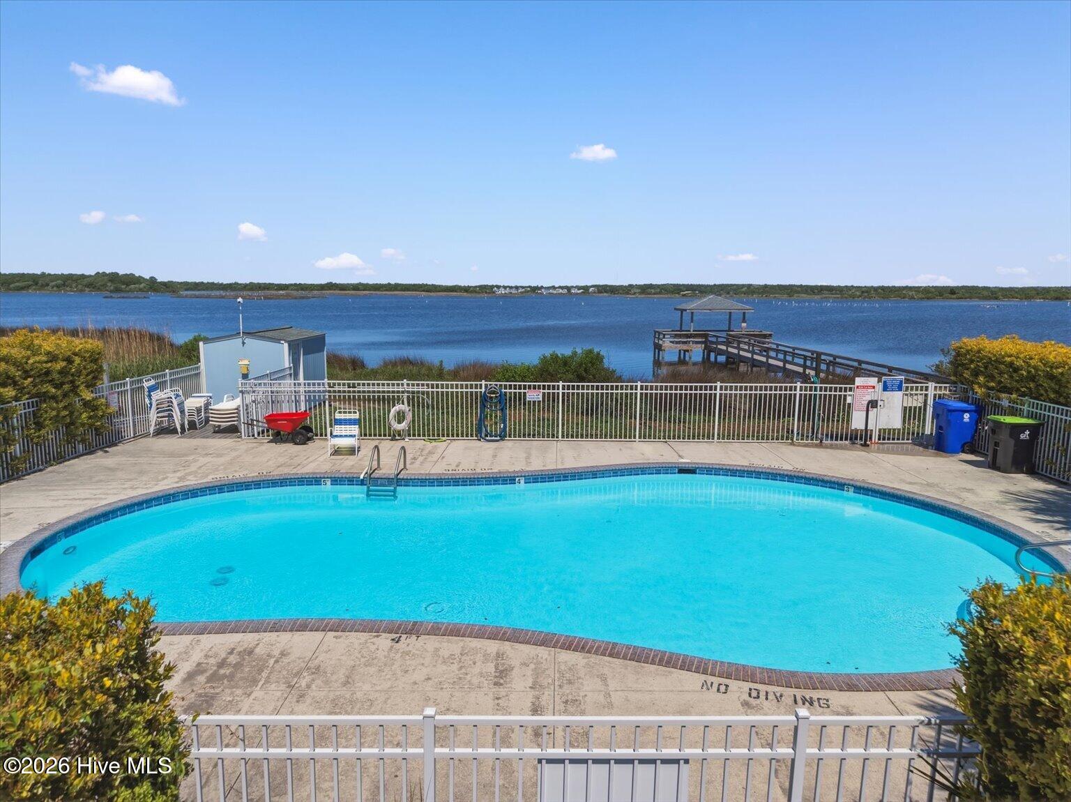 100570154 | Photo 33