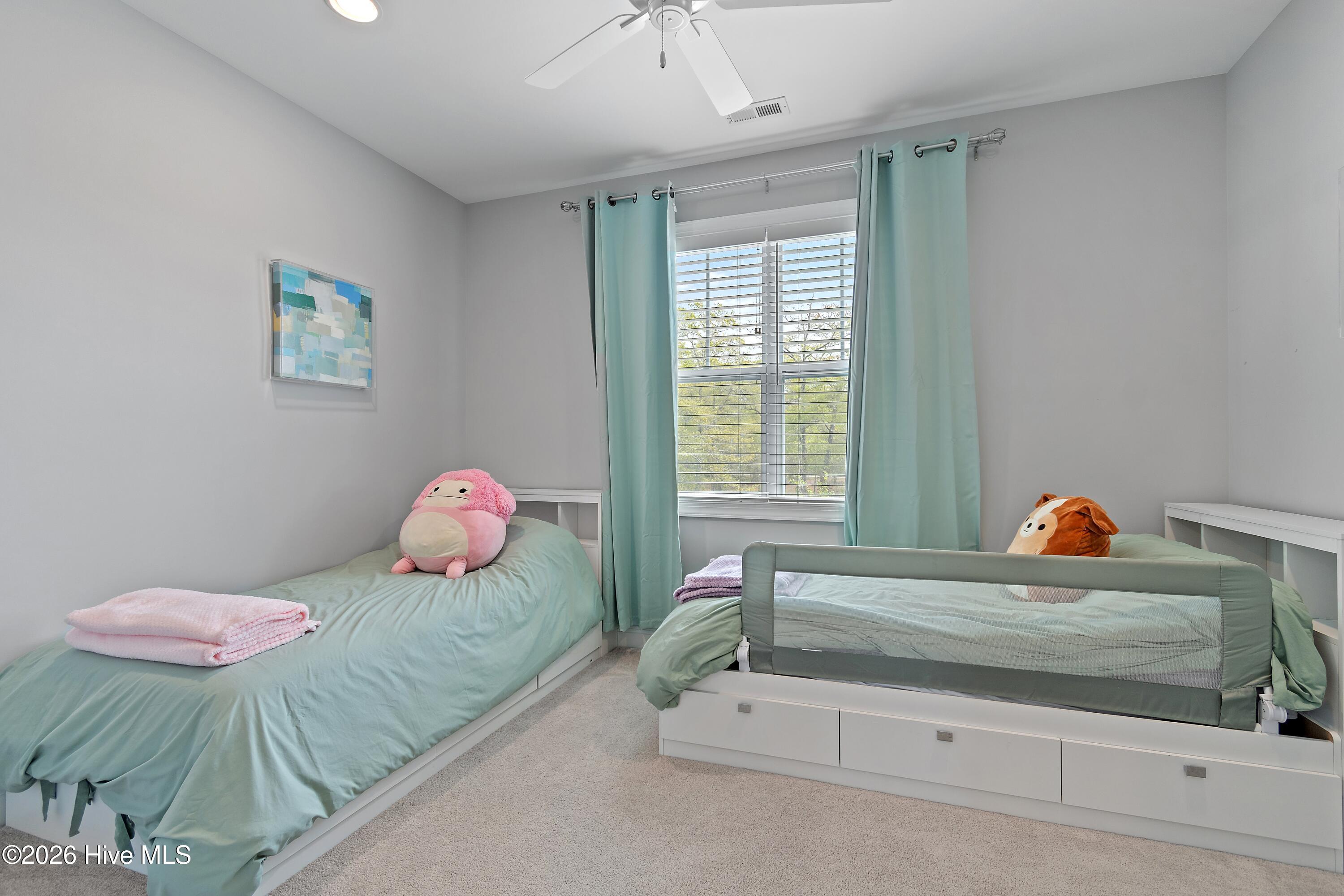 100565017 | Photo 45