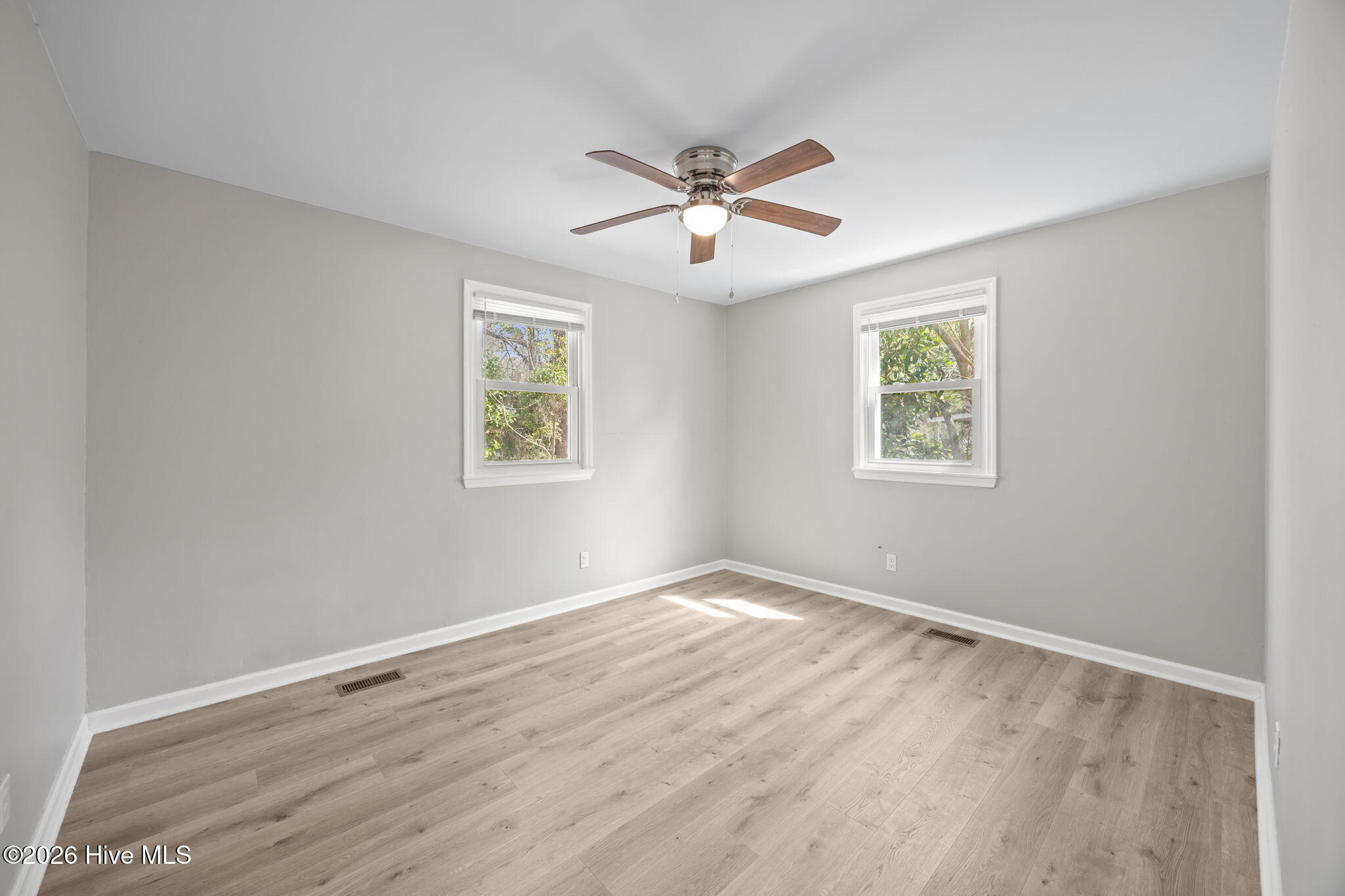 100559047 | Photo 14