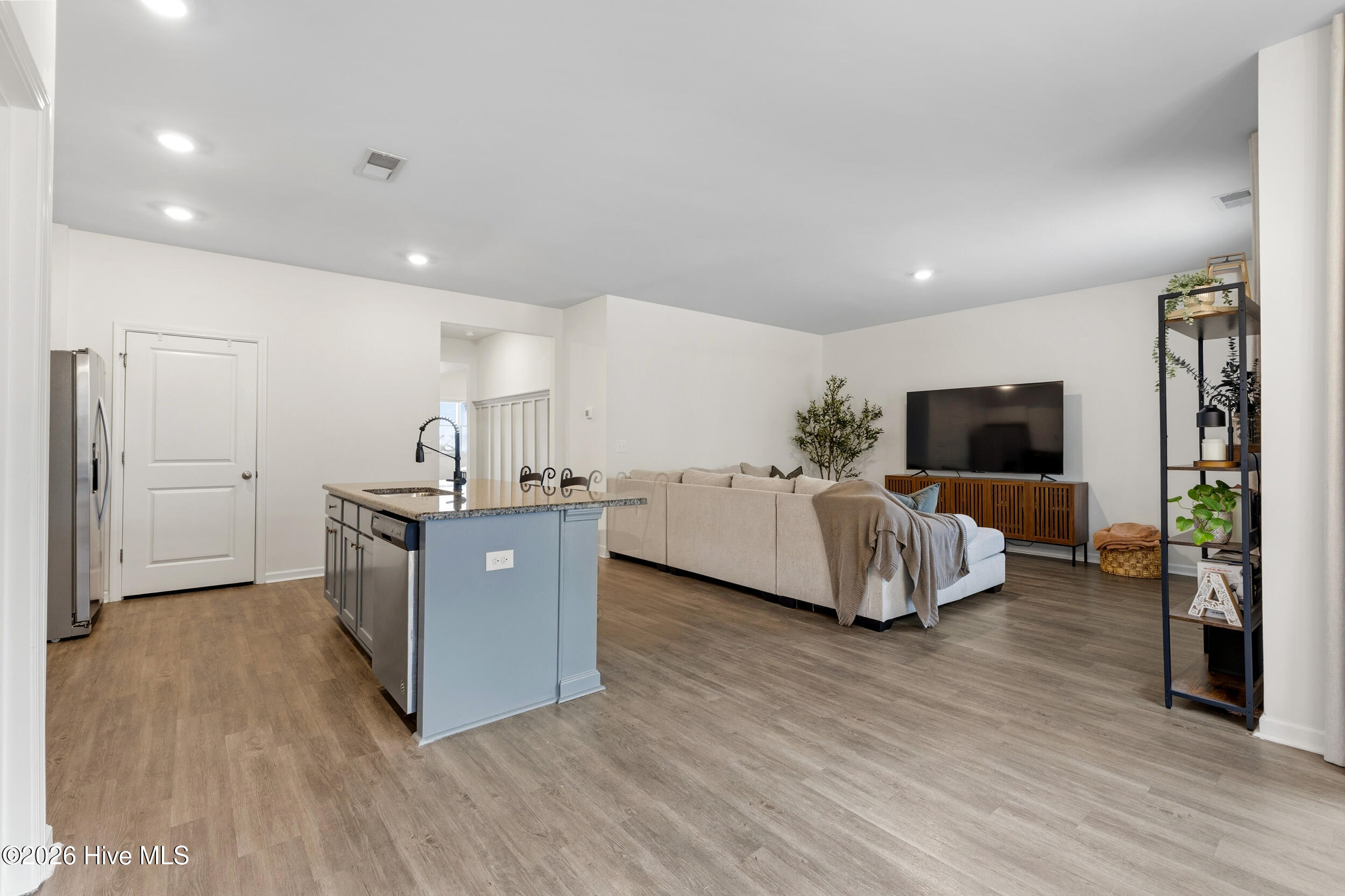 100555223 | Photo 10