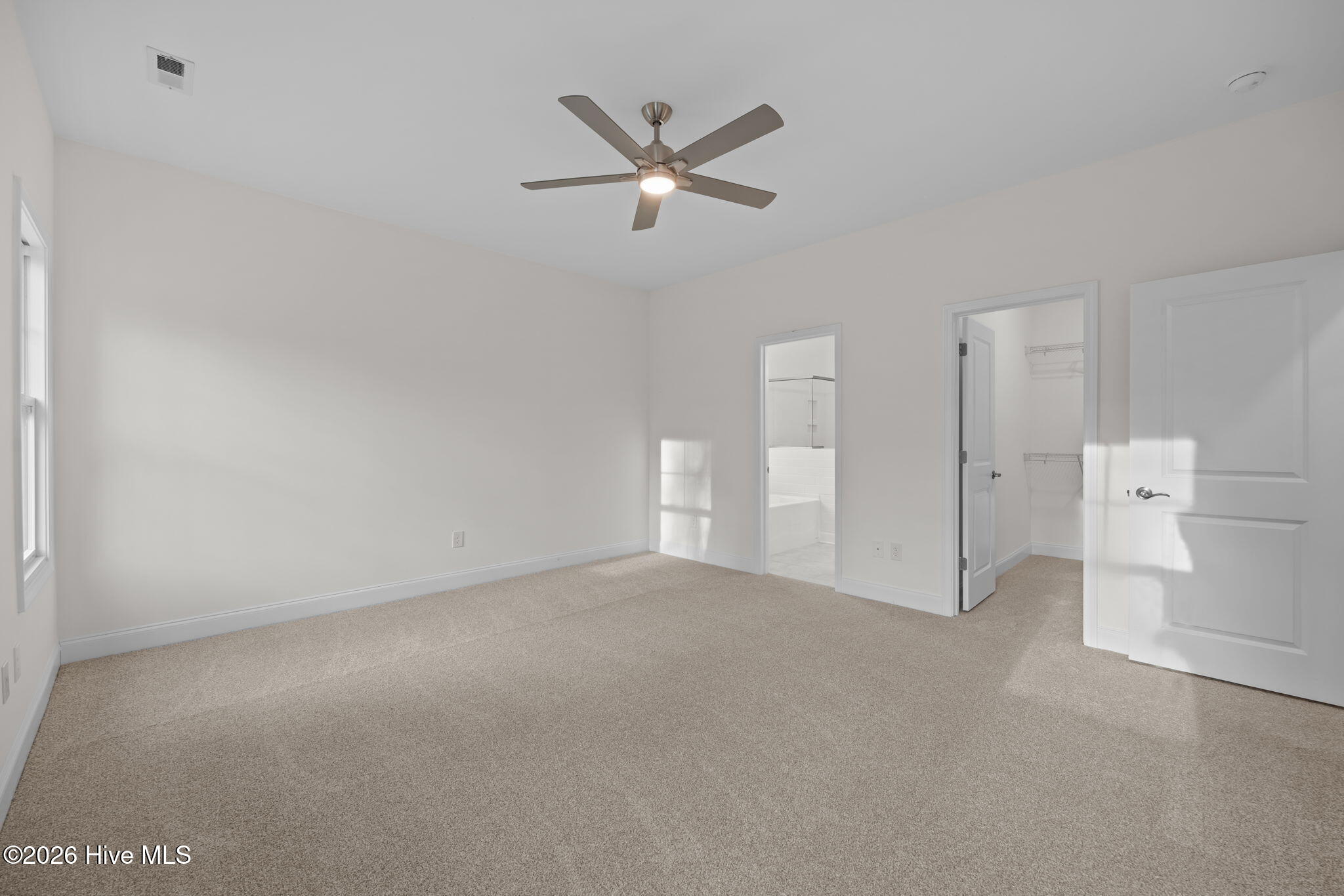 100528605 | Photo 22