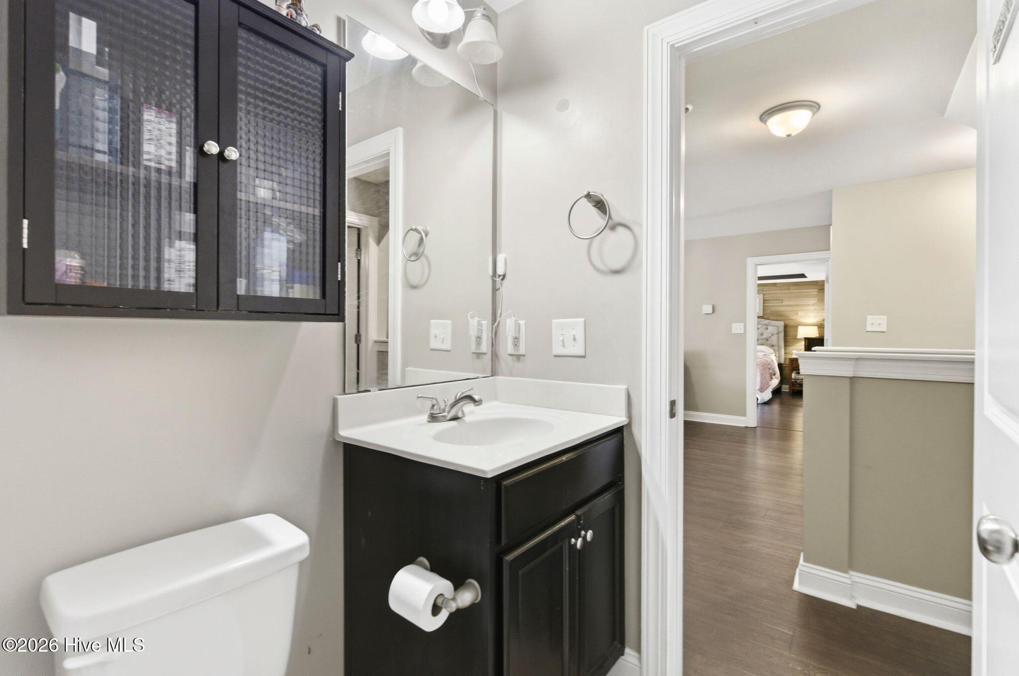 100568404 | Photo 42