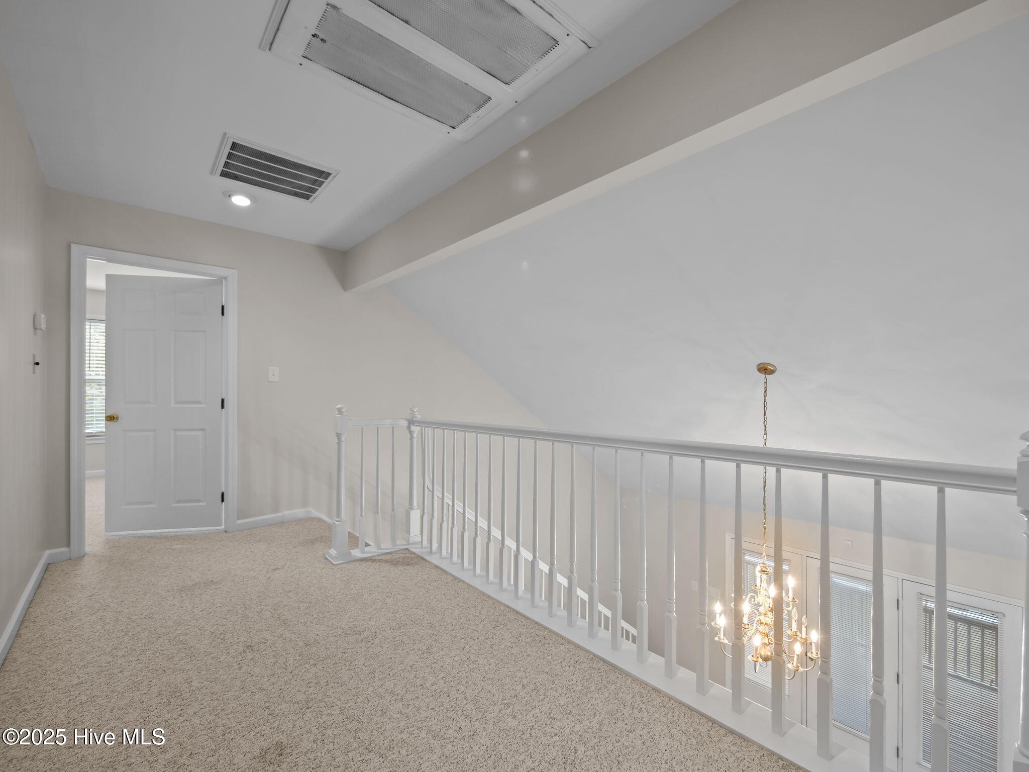 100536740 | Photo 32