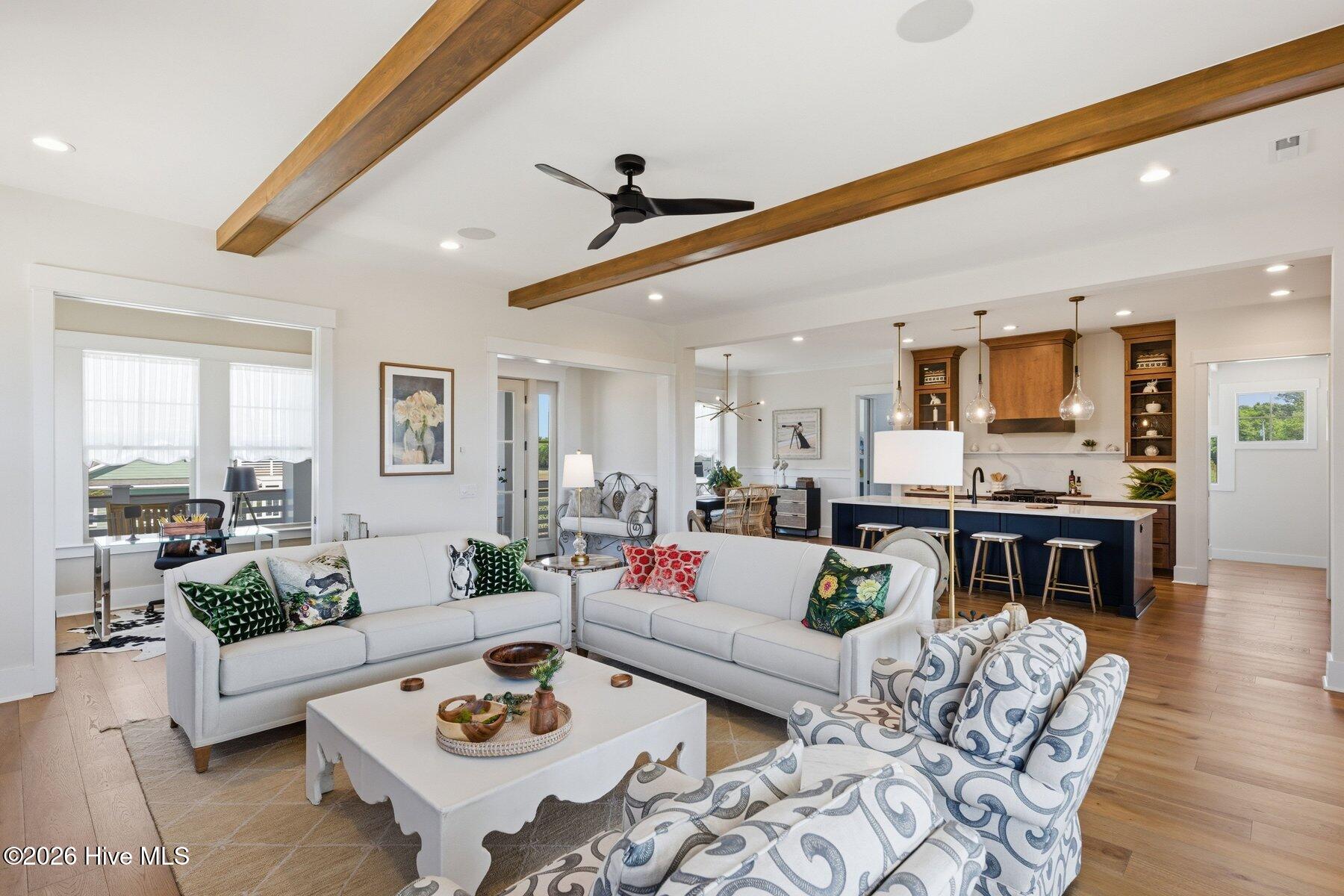 100490520 | Photo 11