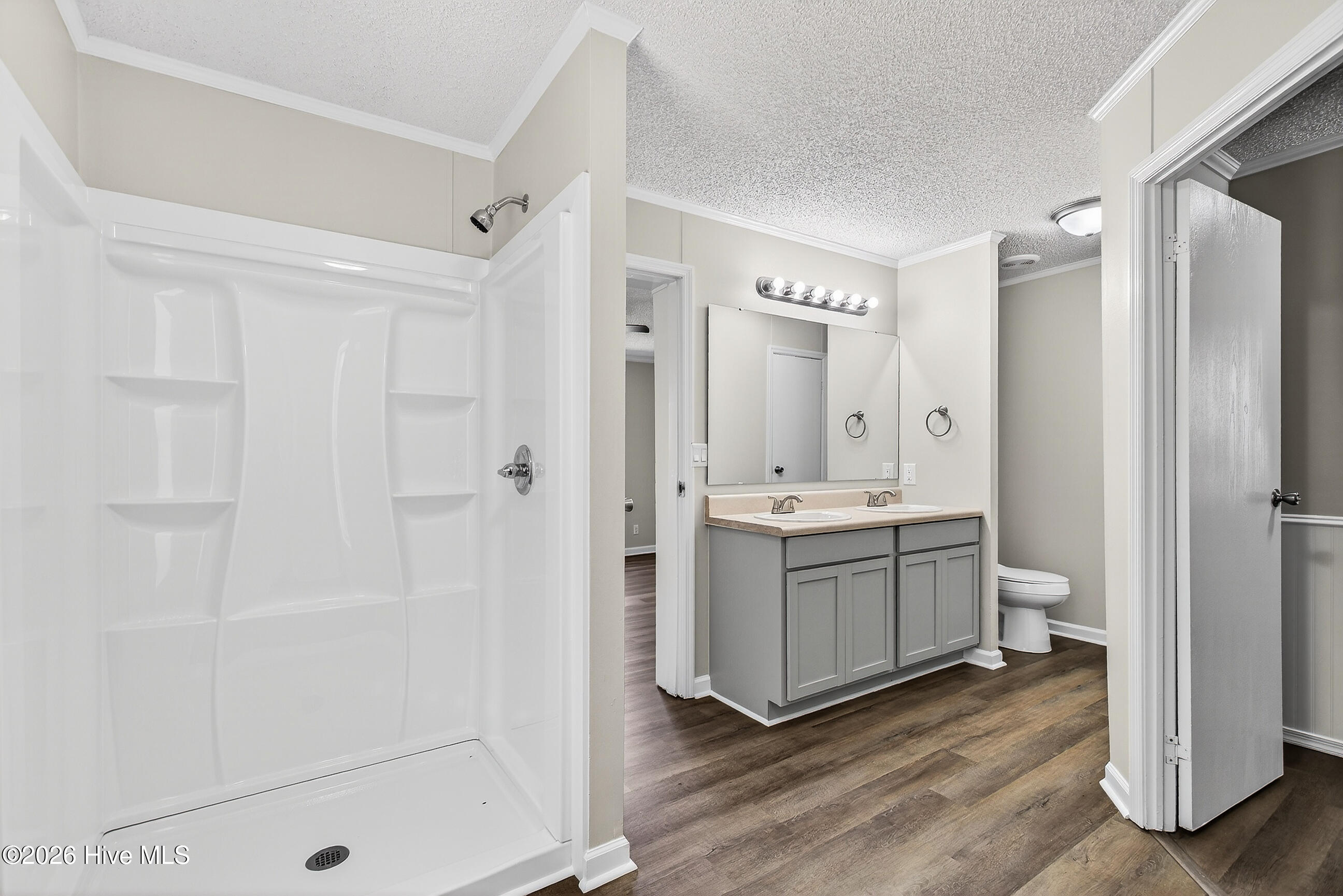 100560826 | Photo 16