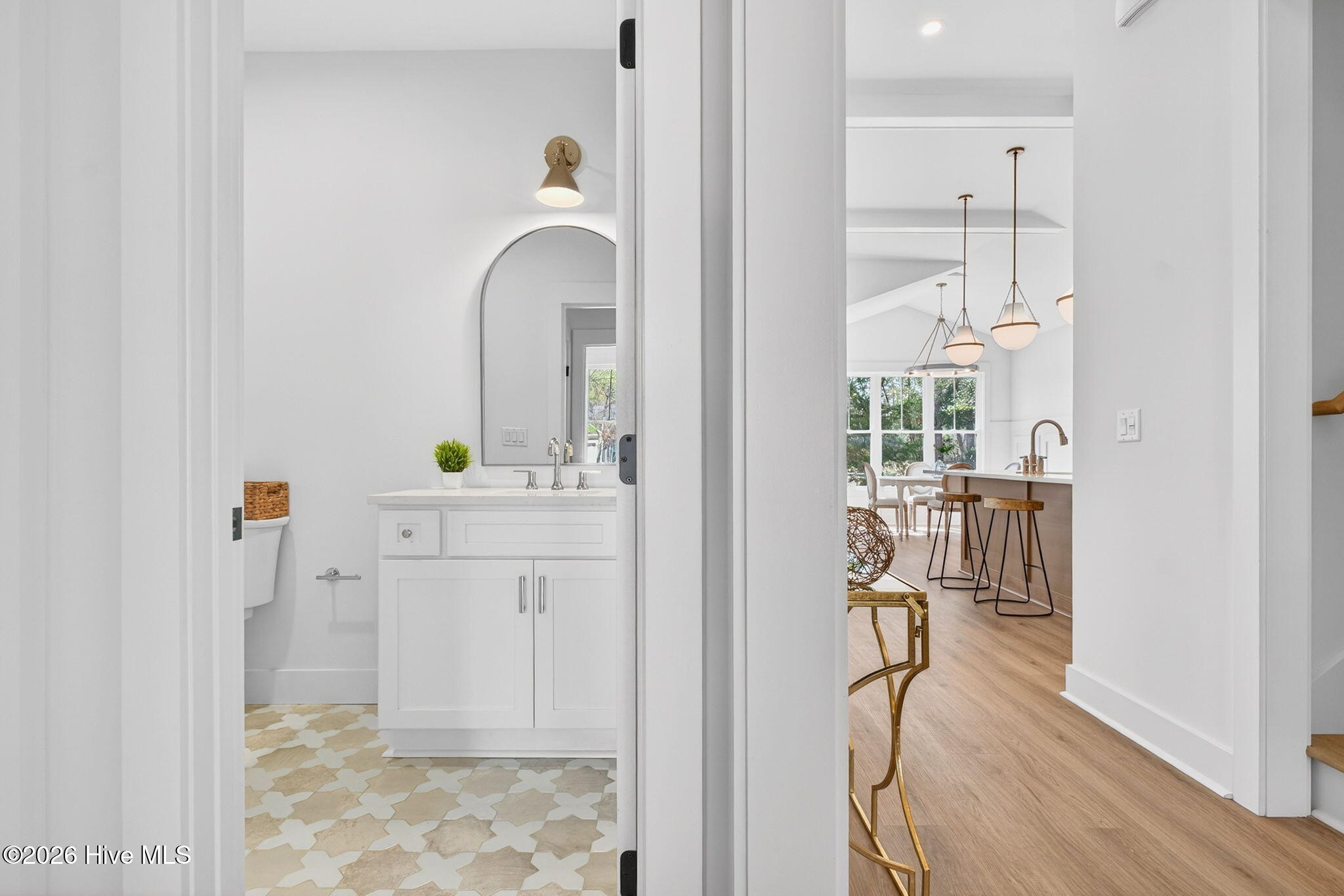 100559377 | Photo 25