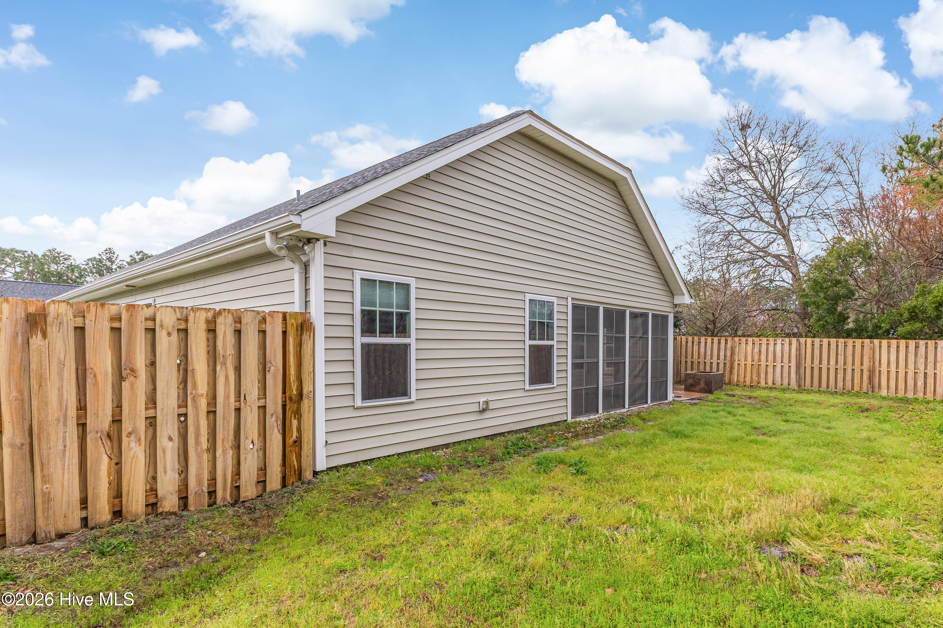 100562129 | Photo 36