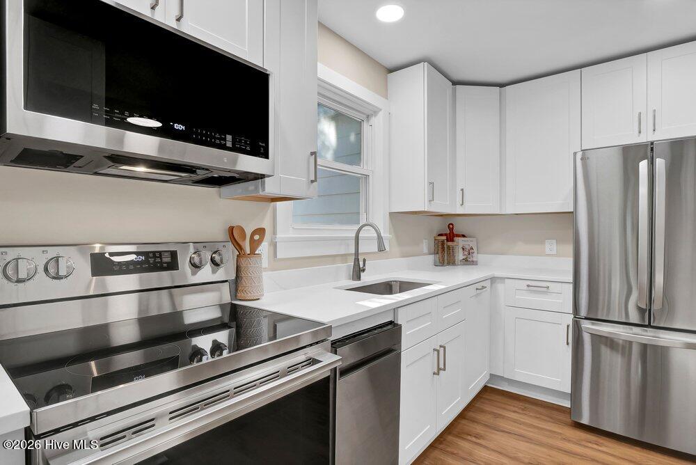 100560738 | Photo 12