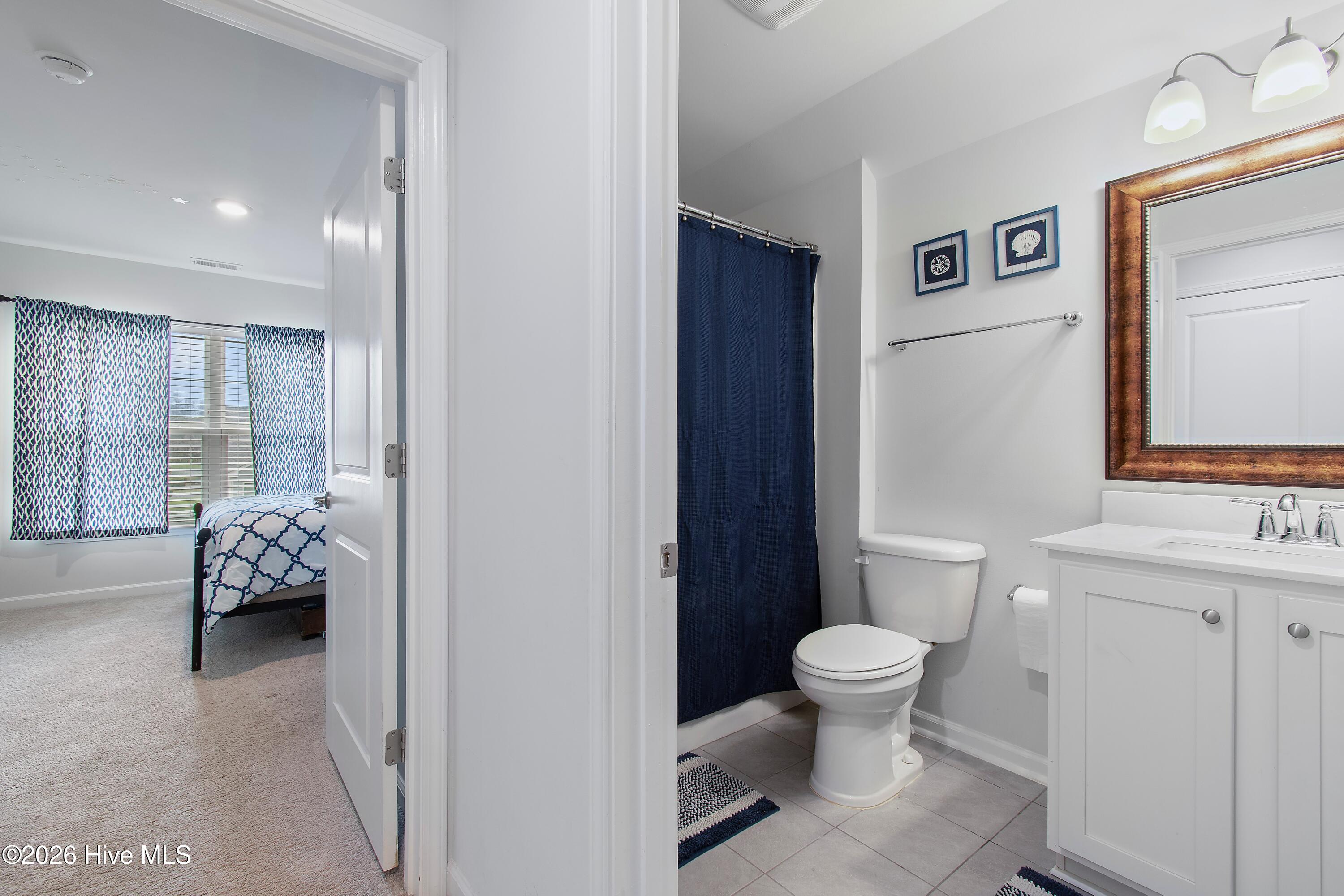 100560000 | Photo 24