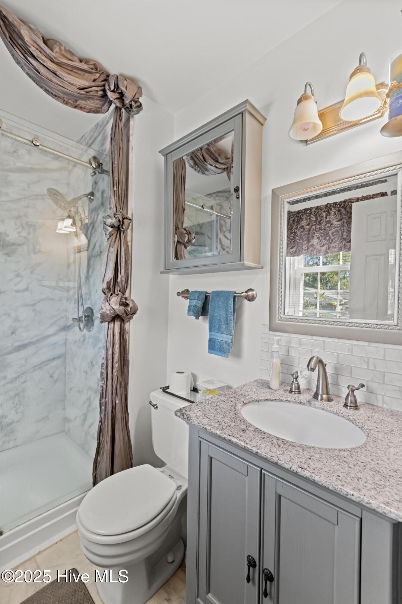 100537186 | Photo 32