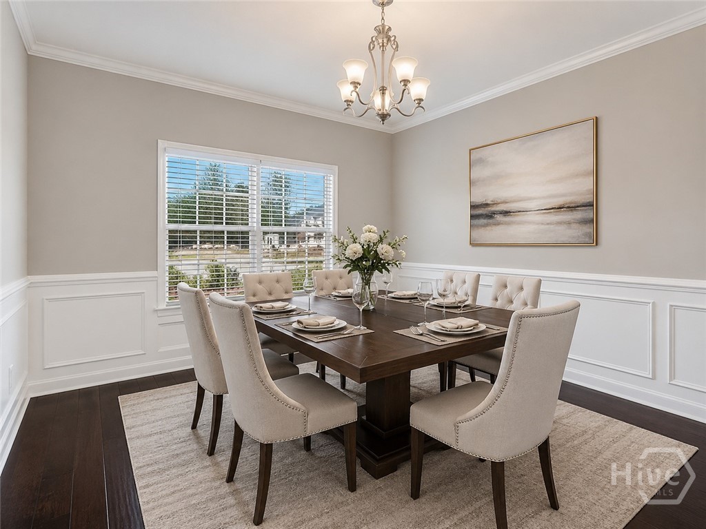 Virtally stage formal dining room