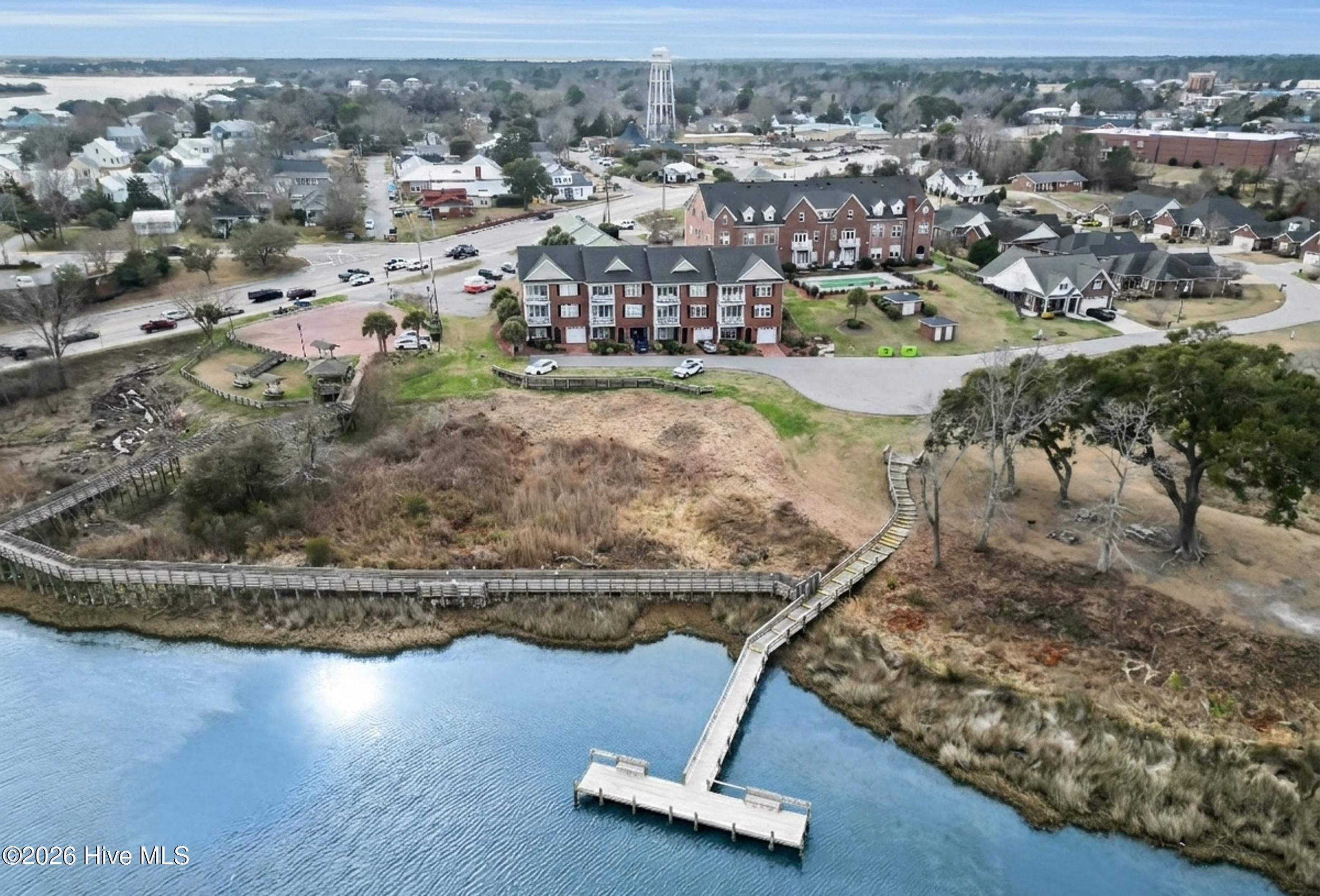 100557933 | Photo 35