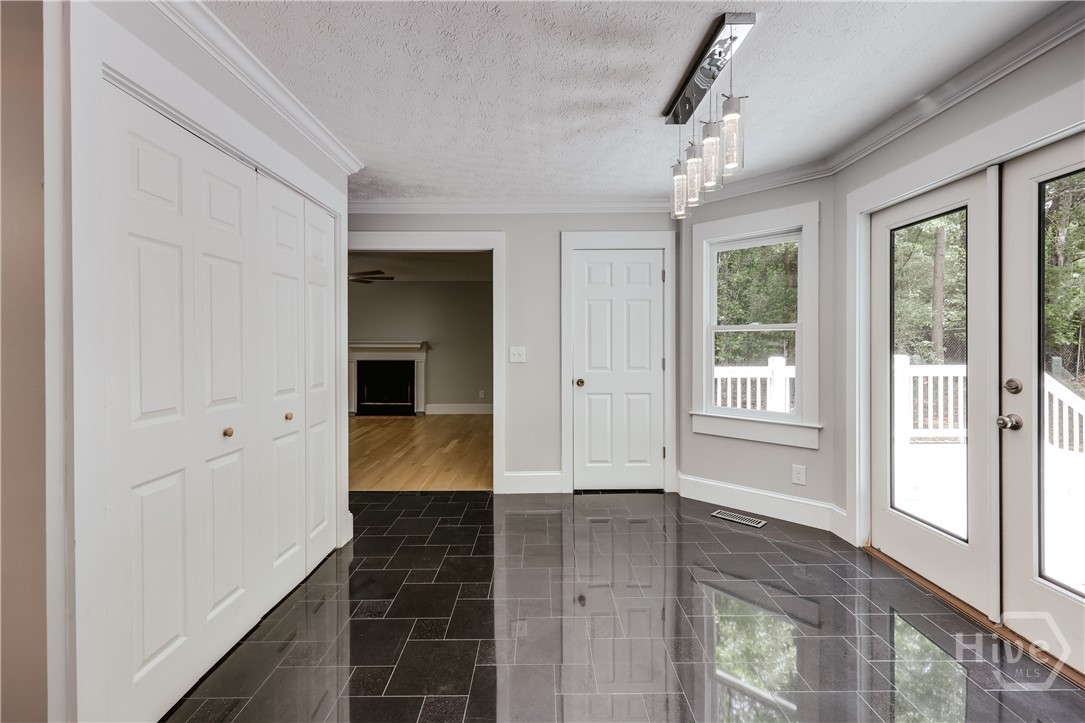 155 Hunters Pointe Drive